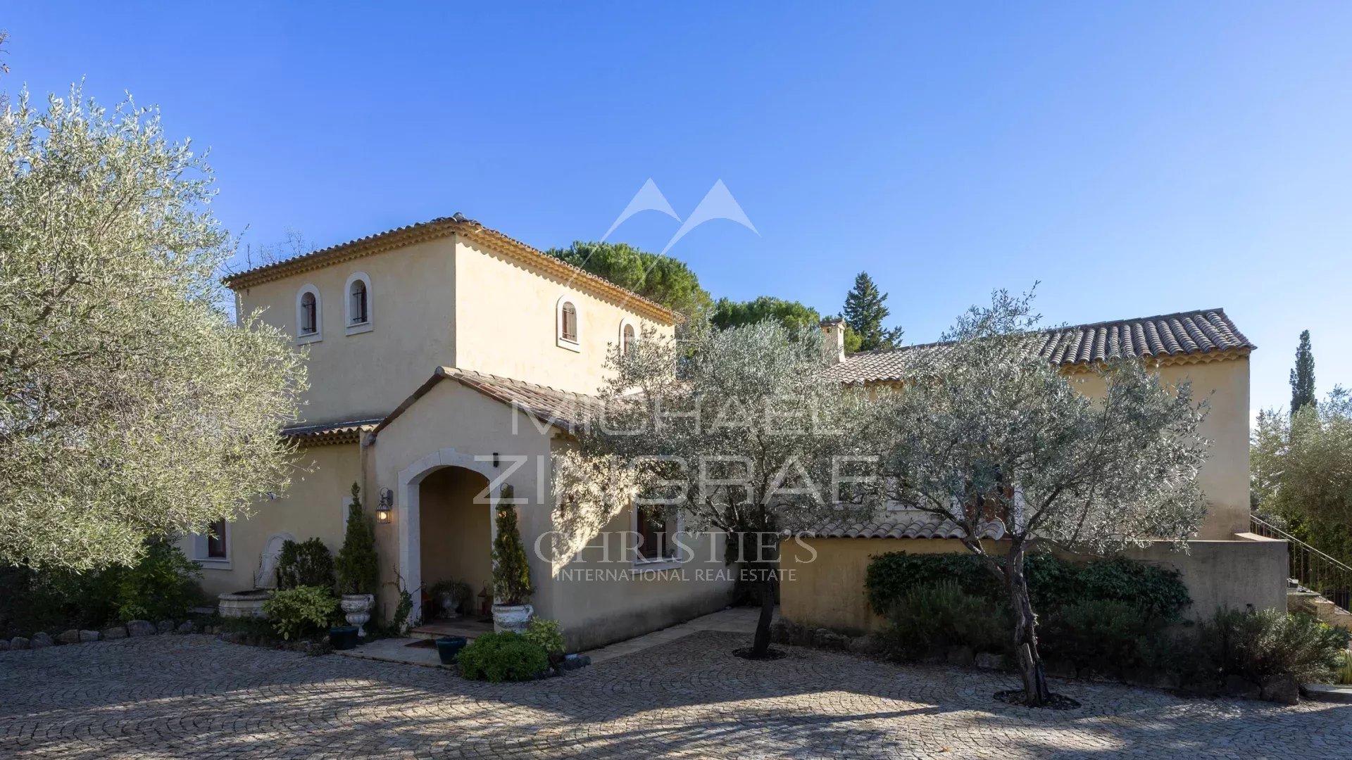 Élégante propriété dans un secteur recherché de Montauroux