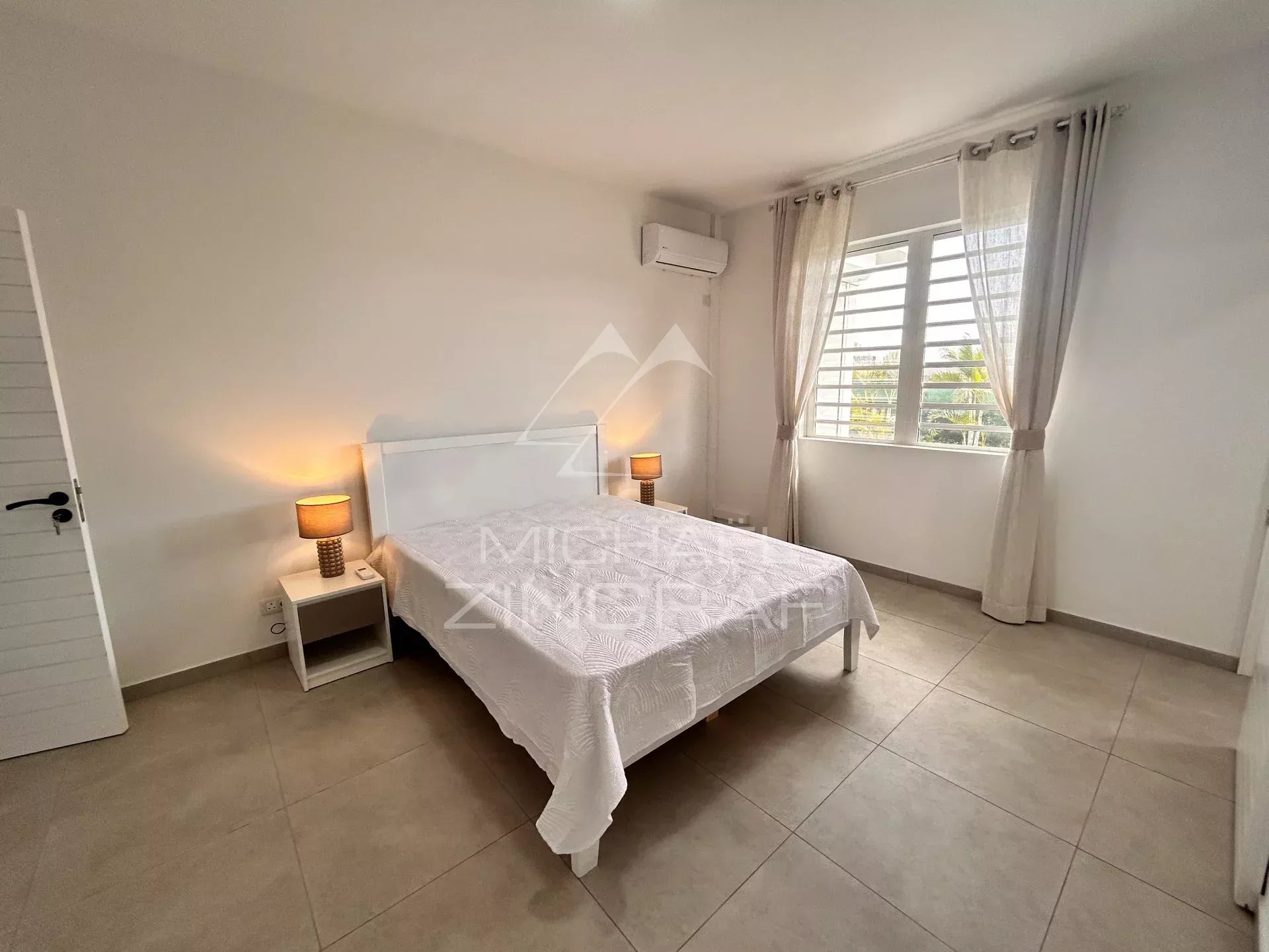 Contemporary Villa in Charmoses