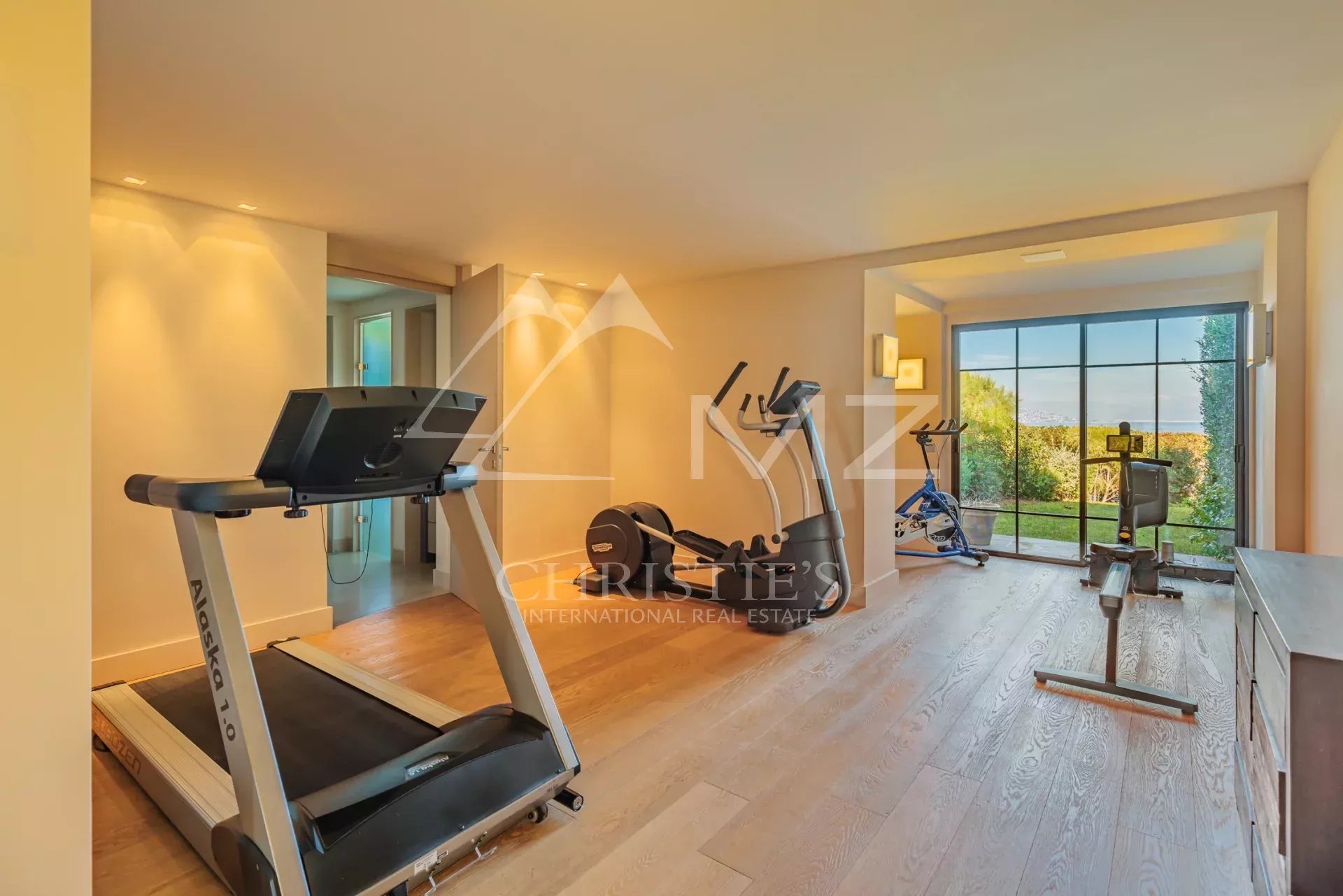 Saint-Tropez - Les Parcs, villa contemporaine d'exception