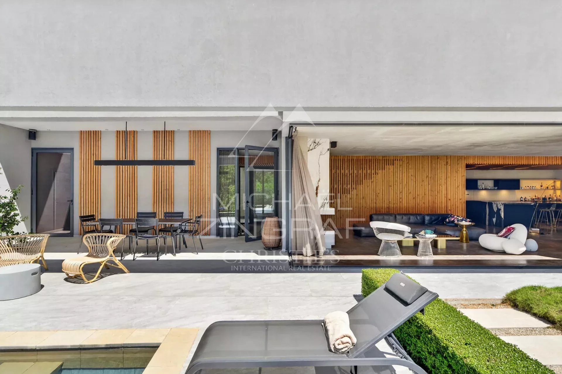 Valbonne - Villa contemporaine au cœur d'un écrin de verdure