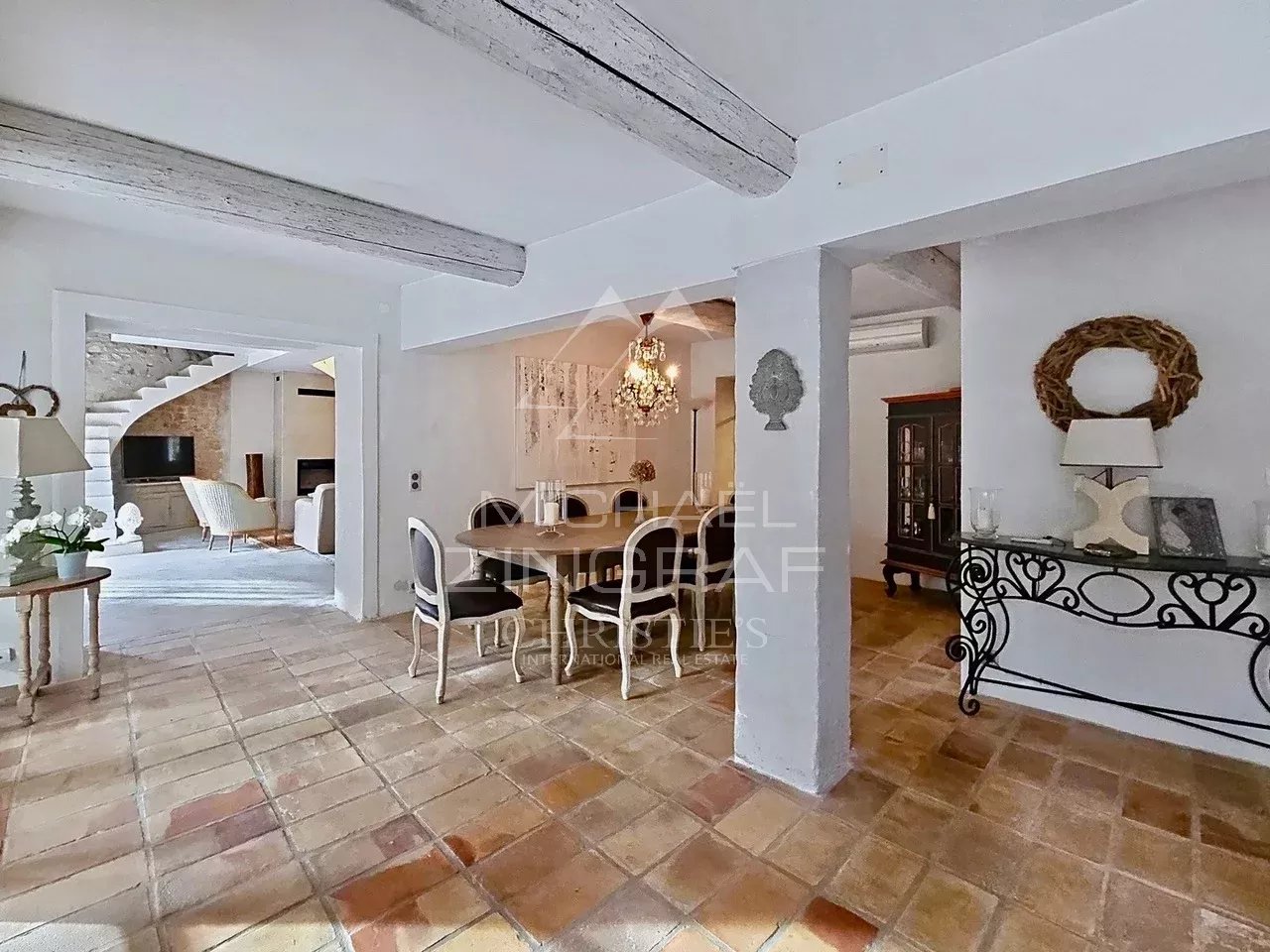 Exclusivité - Mas XIXème à 15 minutes à pied du centre-ville avec gîtes, grand garage et piscine