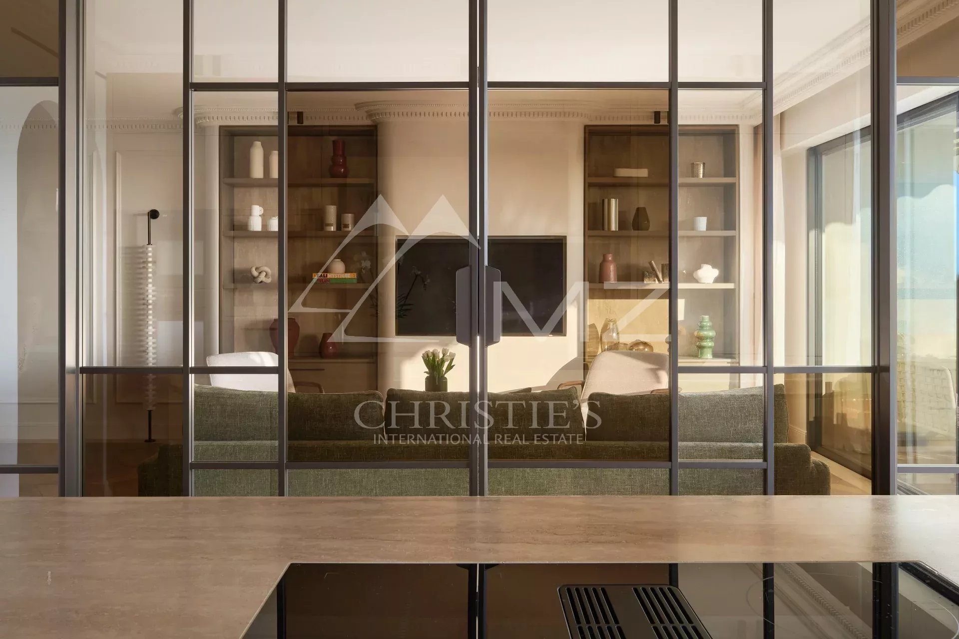 EXCLUSIVITE: Superbe appartement contemporain à la vue mer époustouflante