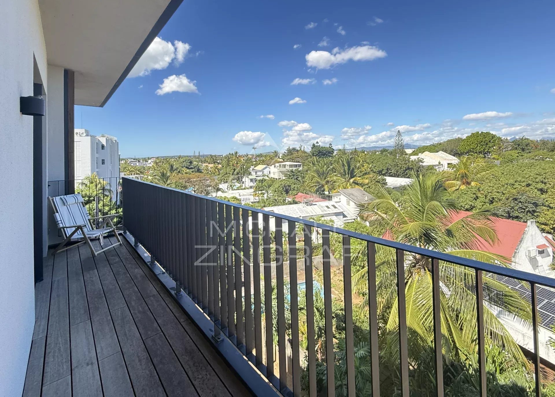 Luxury Penthouse with Sea Views – Pointe aux Canonniers
