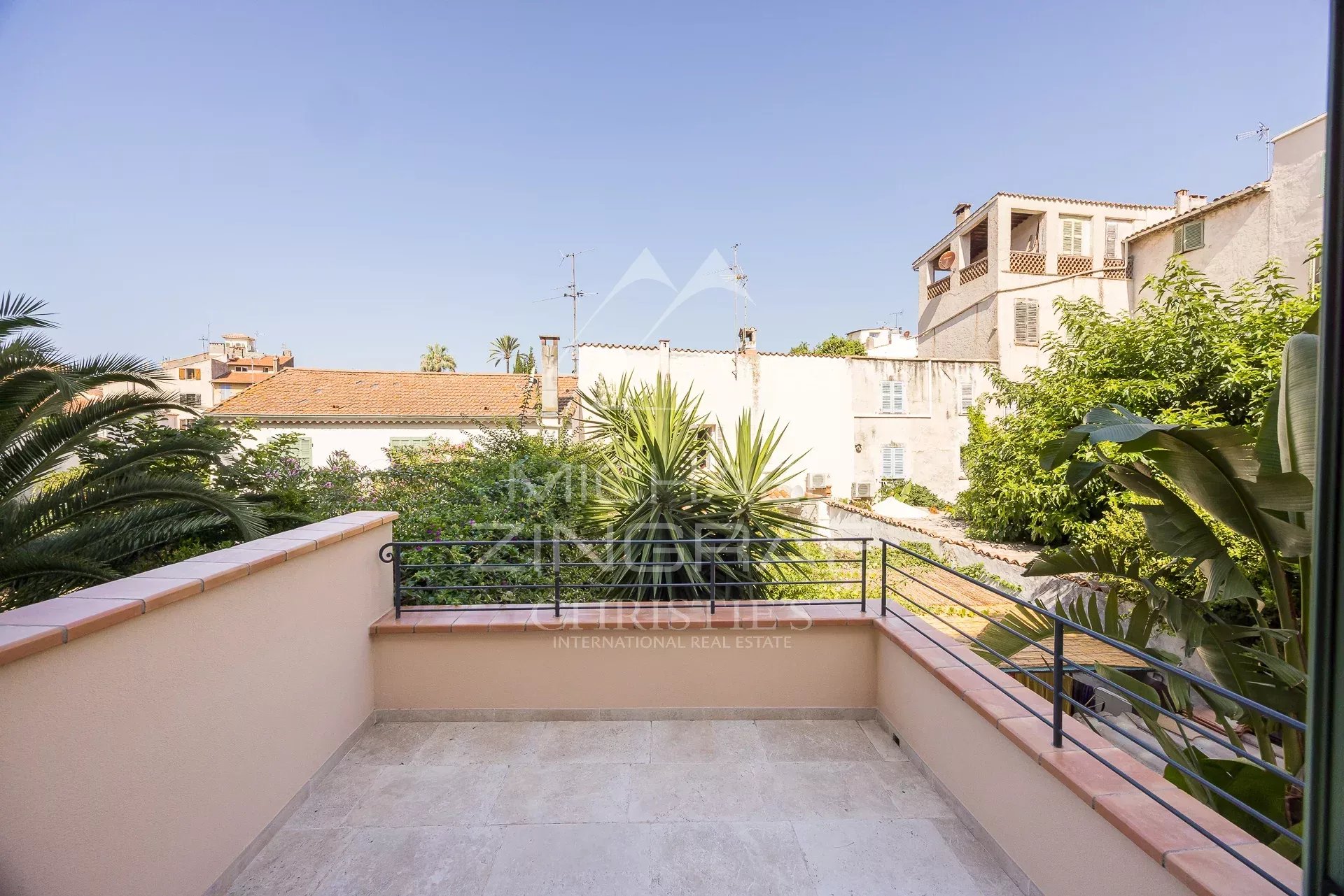 Duplex de charme au cœur du Vieil Antibes