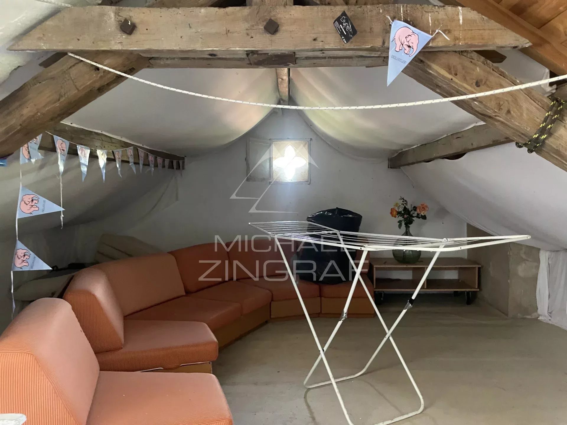 Maison Emblématique à rénover dans le quartier prisé de la ville de Printemps