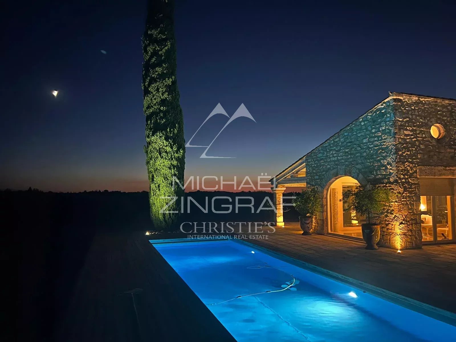 Einzigartiges Anwesen in der Nähe von Arles