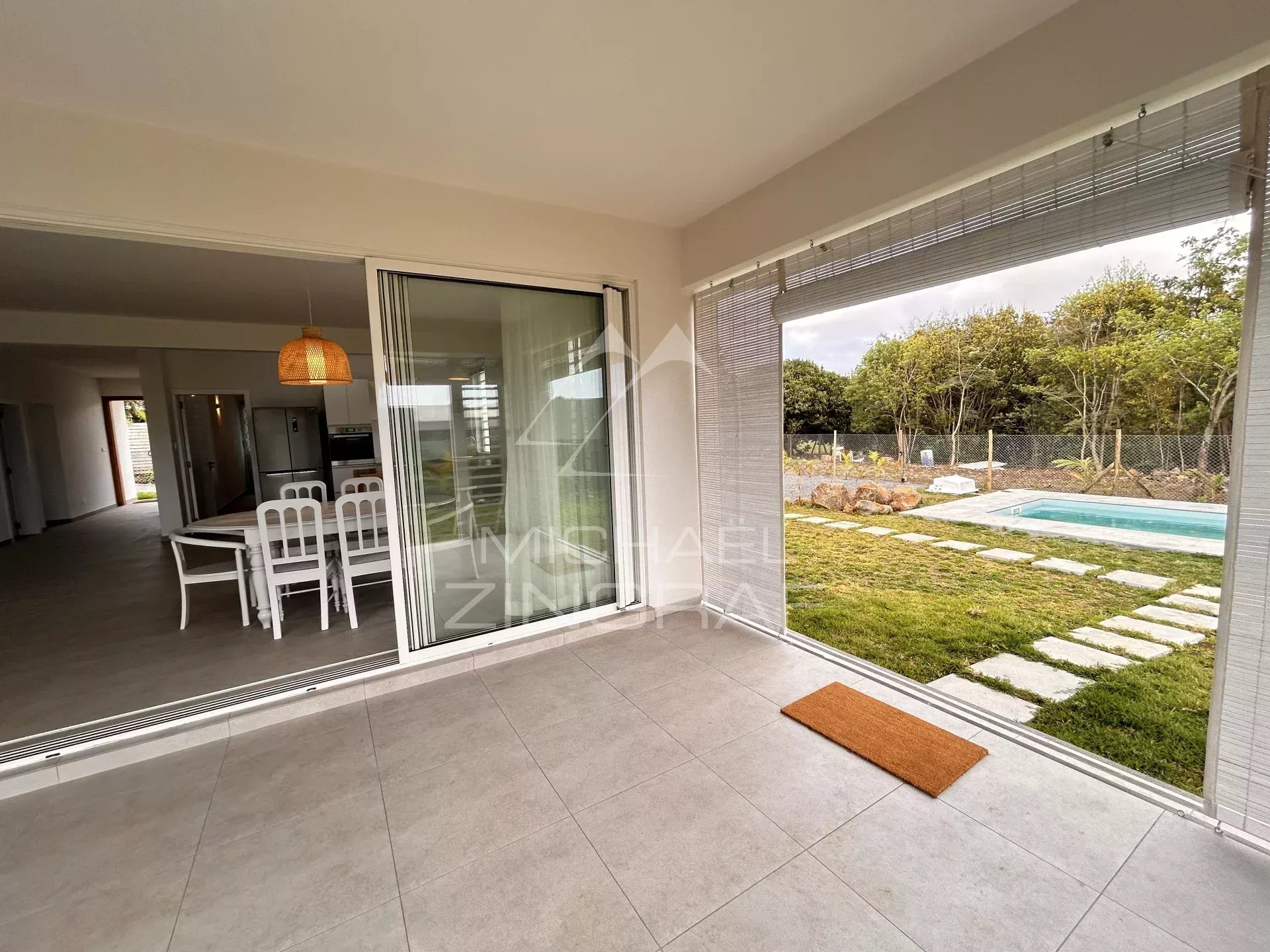 Contemporary Villa in Charmoses