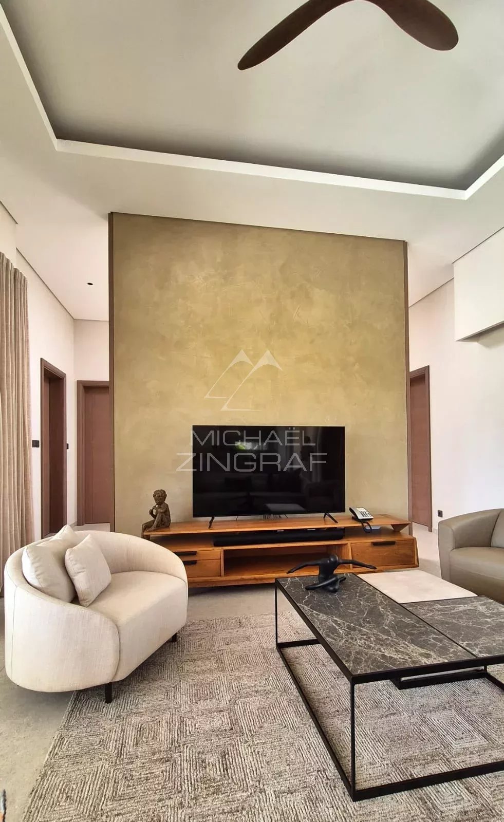 Moderne ebenerdige Villa mit Golfblick in ruhiger Lage