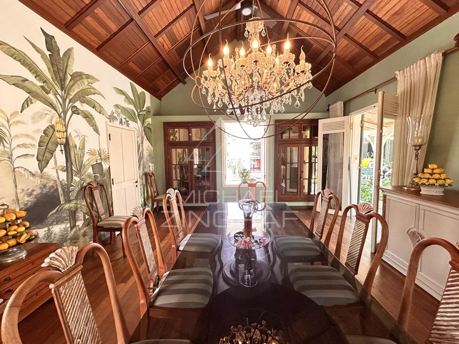 Colonial-Style Villa in Pointe aux Canonniers