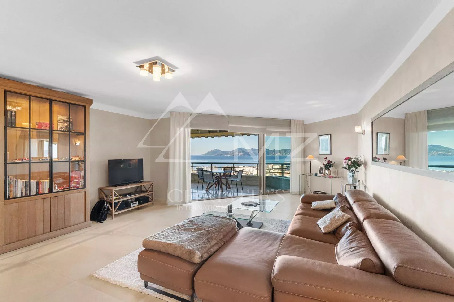 Hervorragende 4-Zimmer-Wohnung in einer prestigeträchtigen Residenz