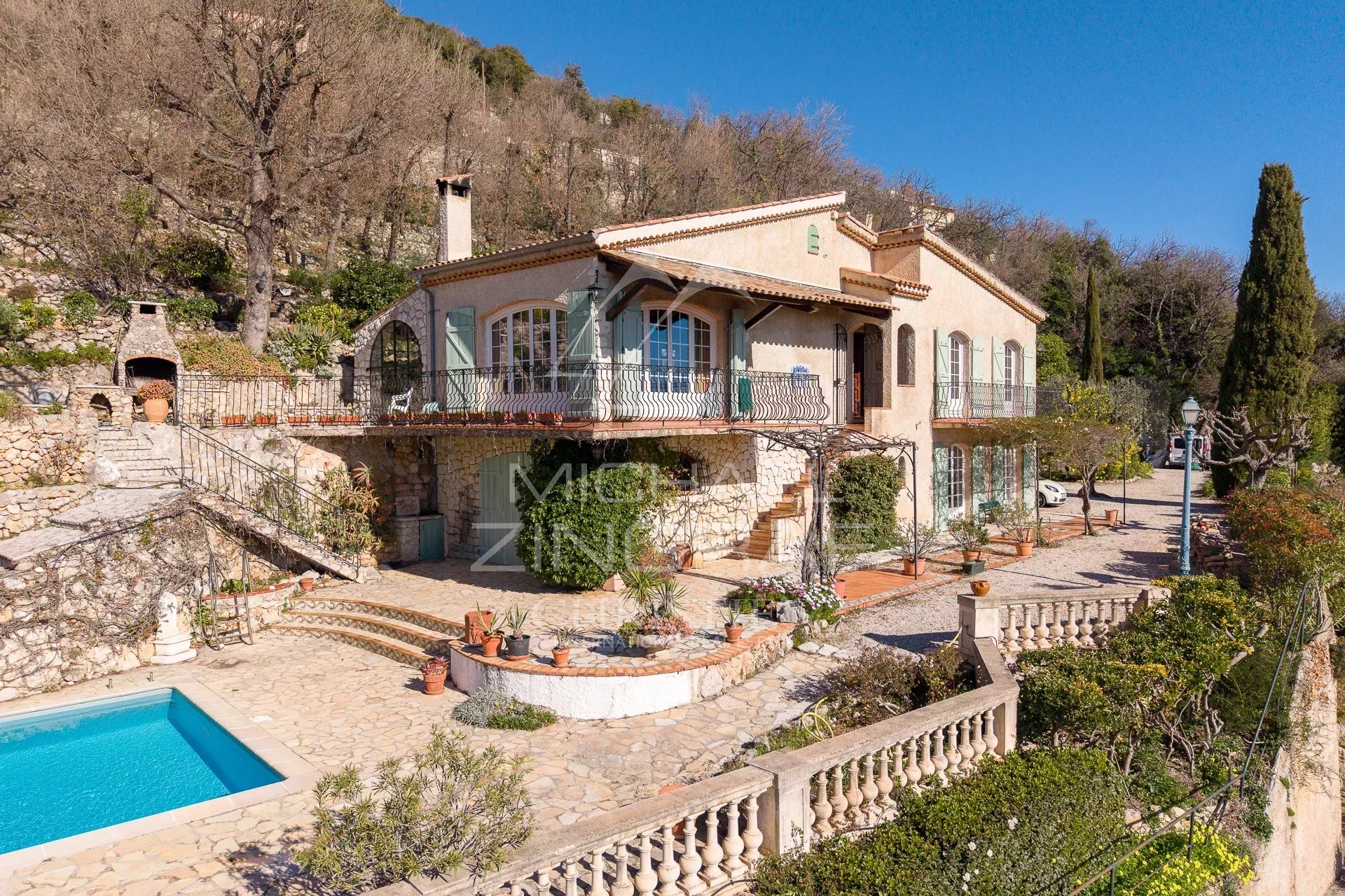 In der Nähe von Saint-Paul-de-Vence - Anwesen mit Panoramablick auf das Meer
