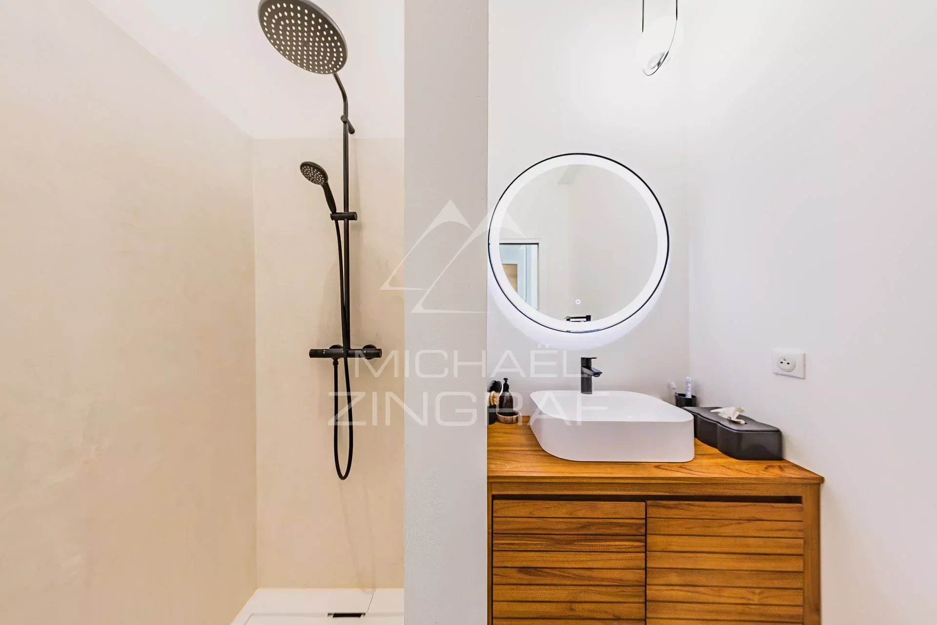 Außergewöhnliches Haus in ruhiger Lage