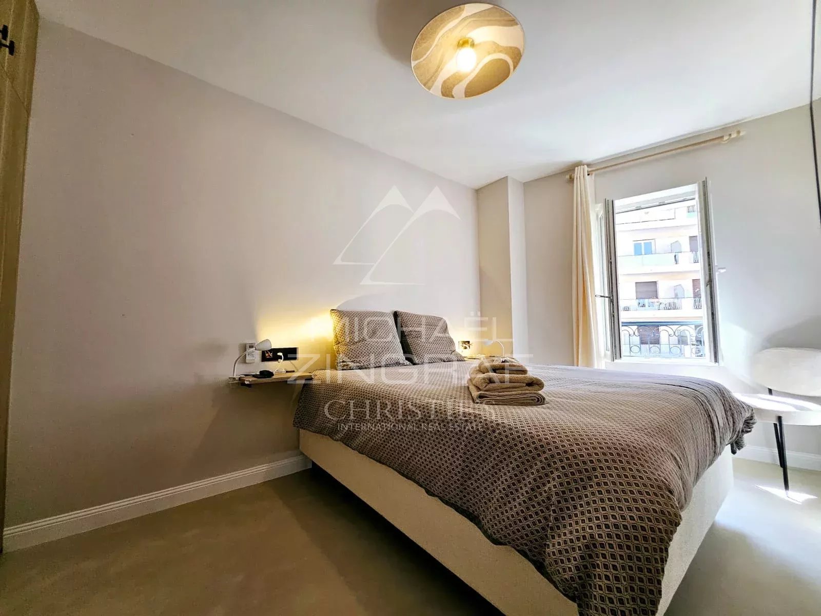 Élégance au Sommet – Appartement Rénové de Standing avec Charme Authentique