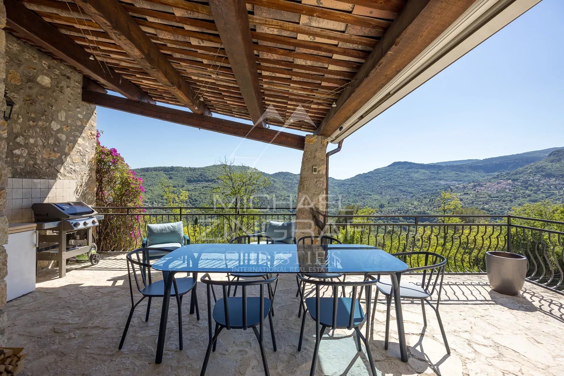 Tourrettes-sur-Loup : Charmante bergerie avec vue panoramique