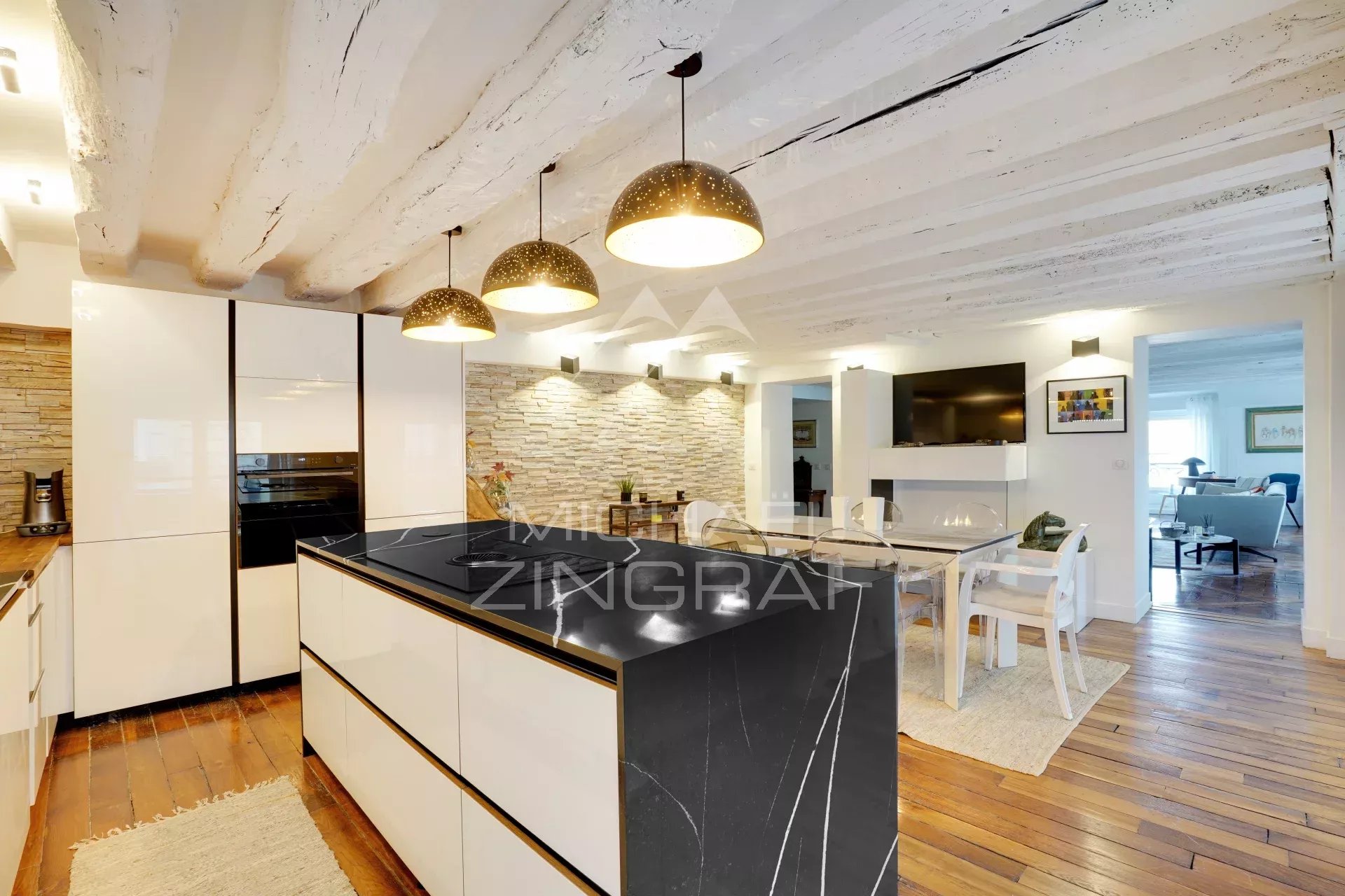 A vendre - Quai Voltaire - 2 suites - Parfait état - Vue Scène