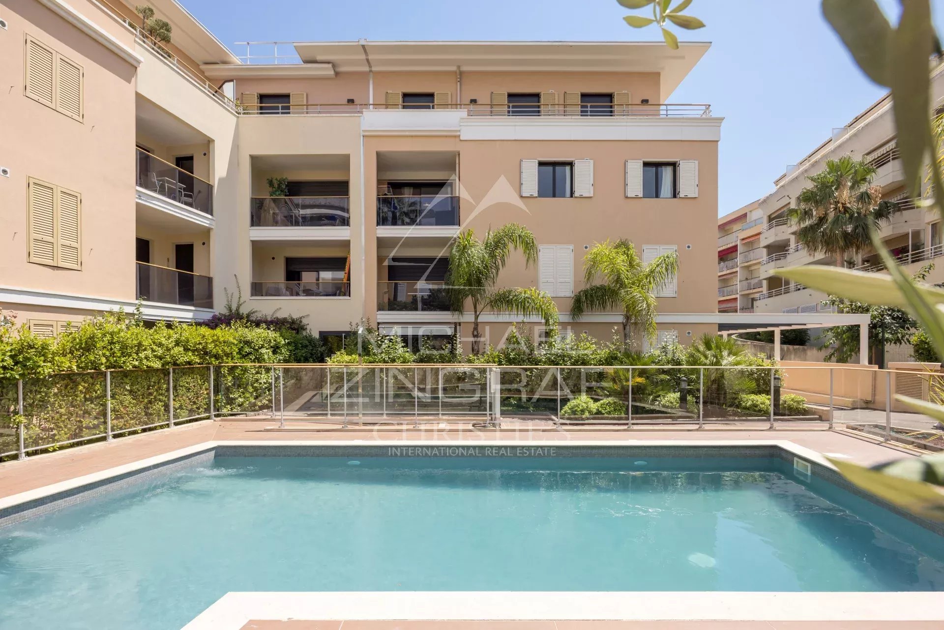 Cannes Palm Beach - 3-Zimmer-Wohnung in einwandfreiem Zustand