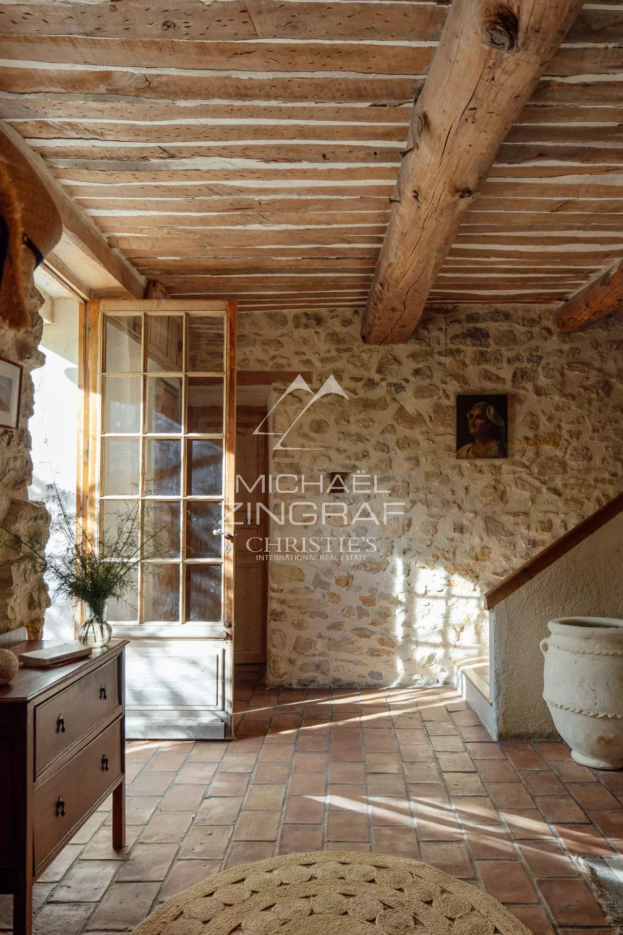 Propriété d'Exception Aux Portes d'Aix-en-Provence : Magnanerie du XVIIIe Rénovée