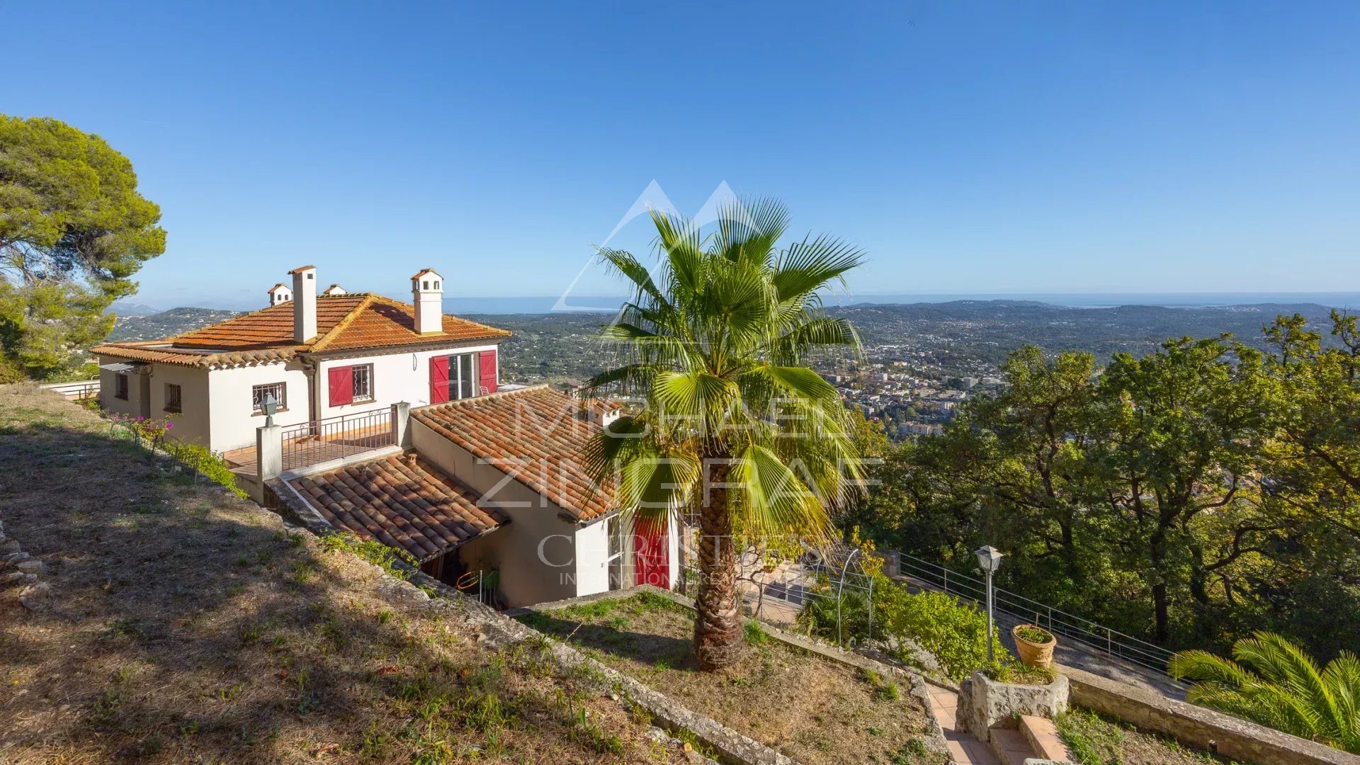 Charming property with panoramic sea view