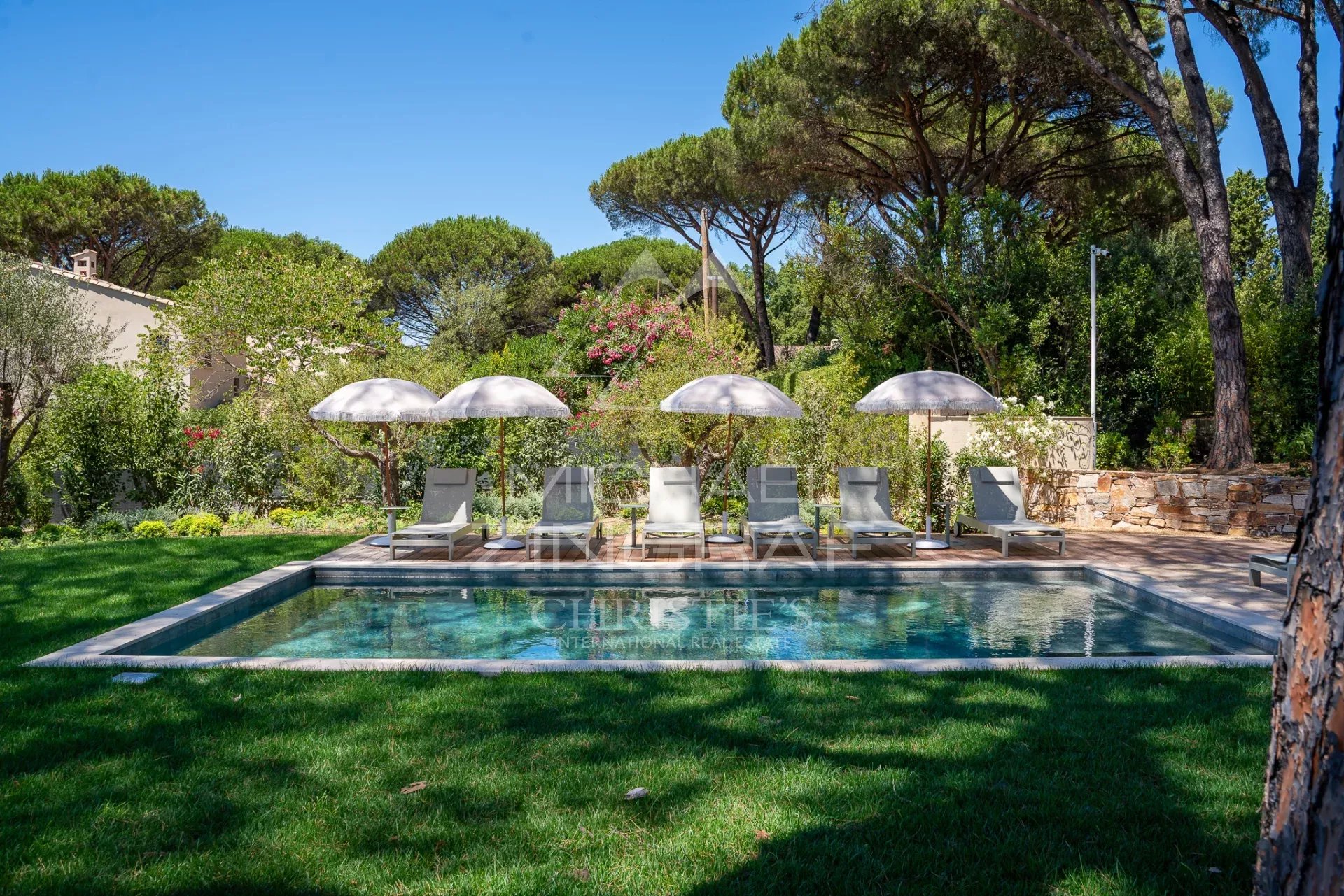 Superb renovated villa with large garden - Saint-Tropez