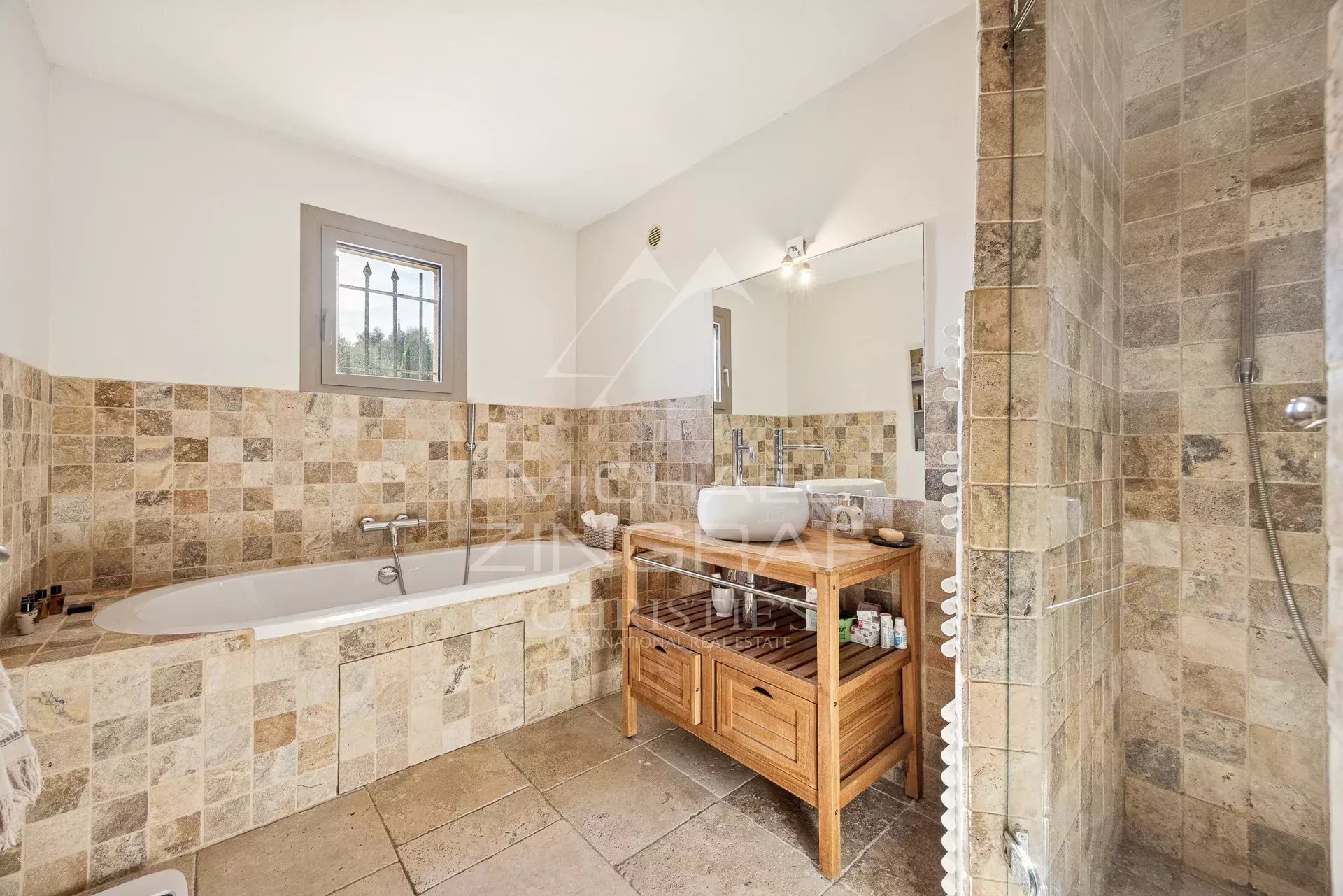 Arrière-Pays Cannois - Villa provençale au calme - 5 chambres