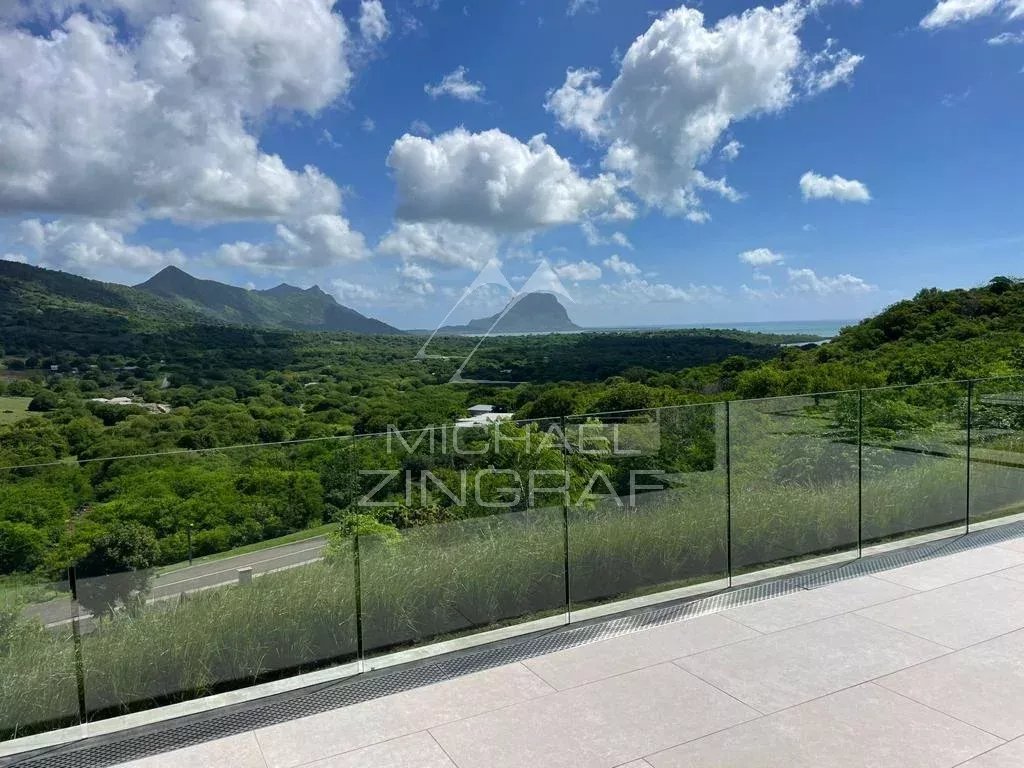 Exceptional Luxury Villa in Black River