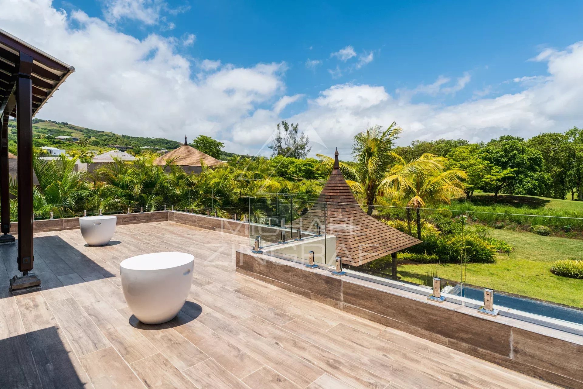 Élégante villa contemporaine face au golf - Bel Ombre