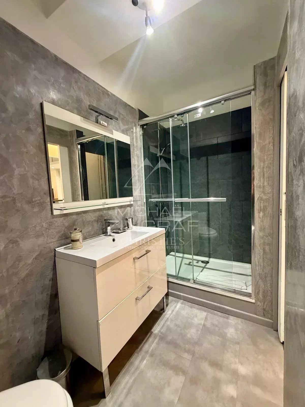 Cannes – In der Nähe der Croisette – Außergewöhnliches Studio mit Balkon, Meerblick und Garage