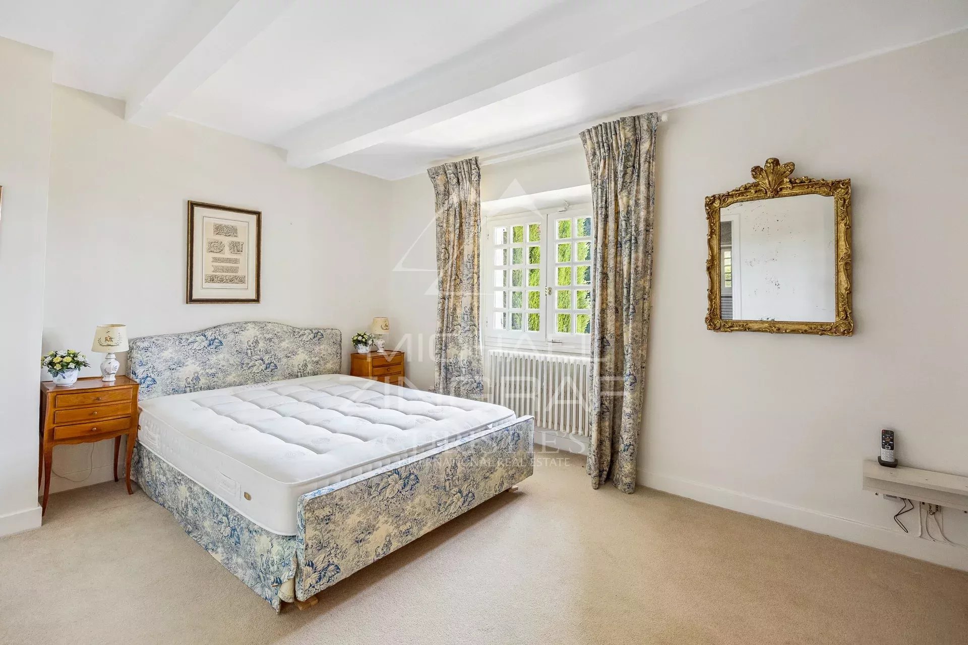 Entre Oliviers et Élégance : un Joyau Provençal