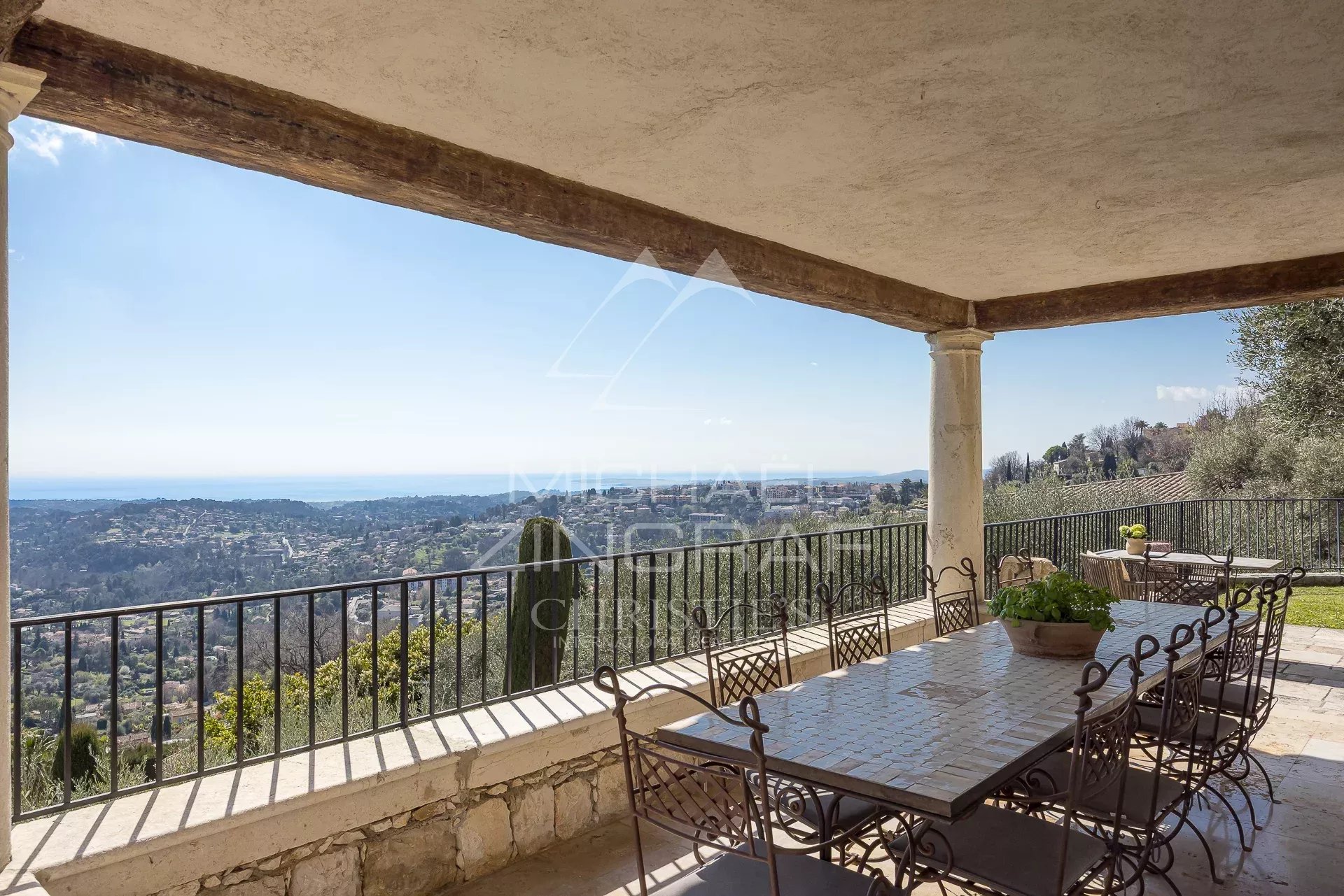 Villa de charme en pierre et vue panoramique - 5 chambres