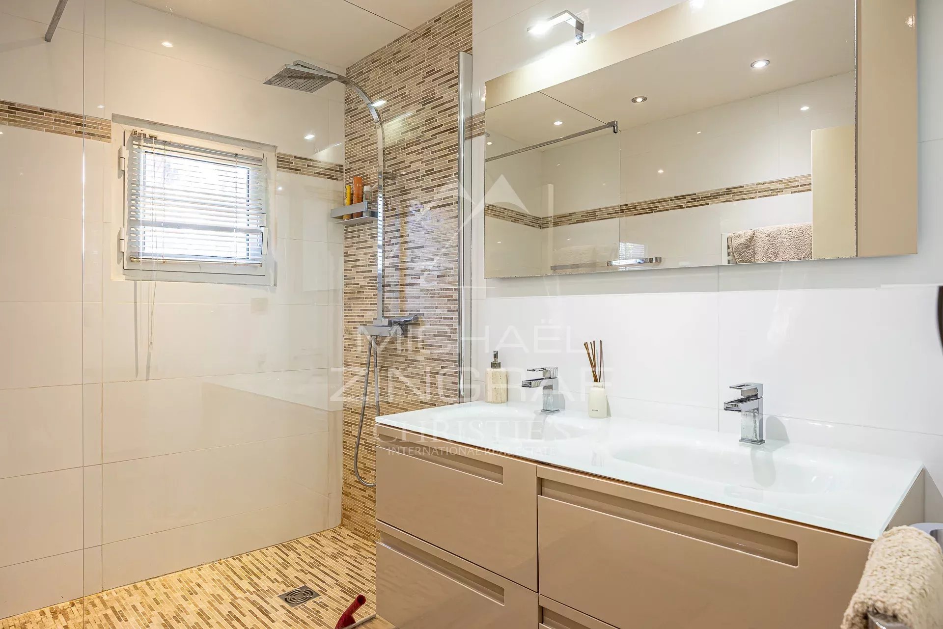 Cannes - Basse Californie - villa triplex au calme absolu