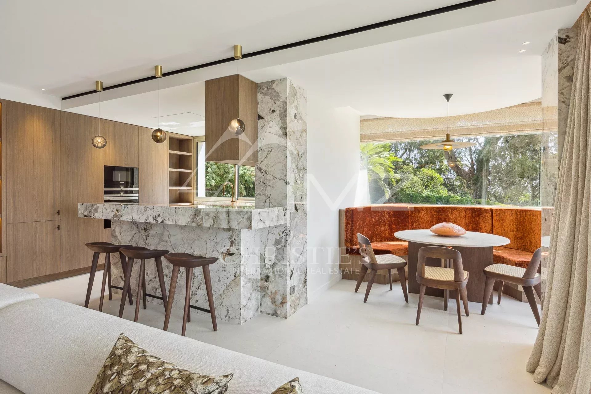 Exceptional apartment with sumptuous amenities