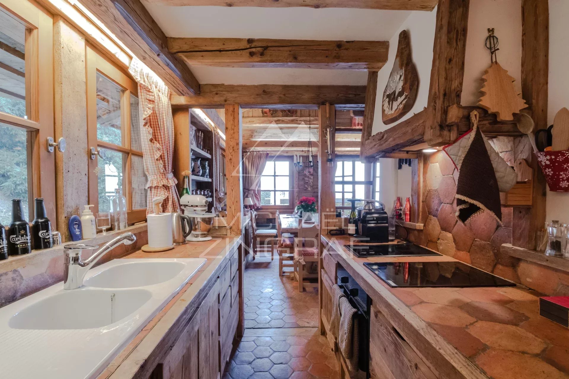 Authentique chalet en vieux bois, proche centre, "privacy" - Terrain constructible Premium