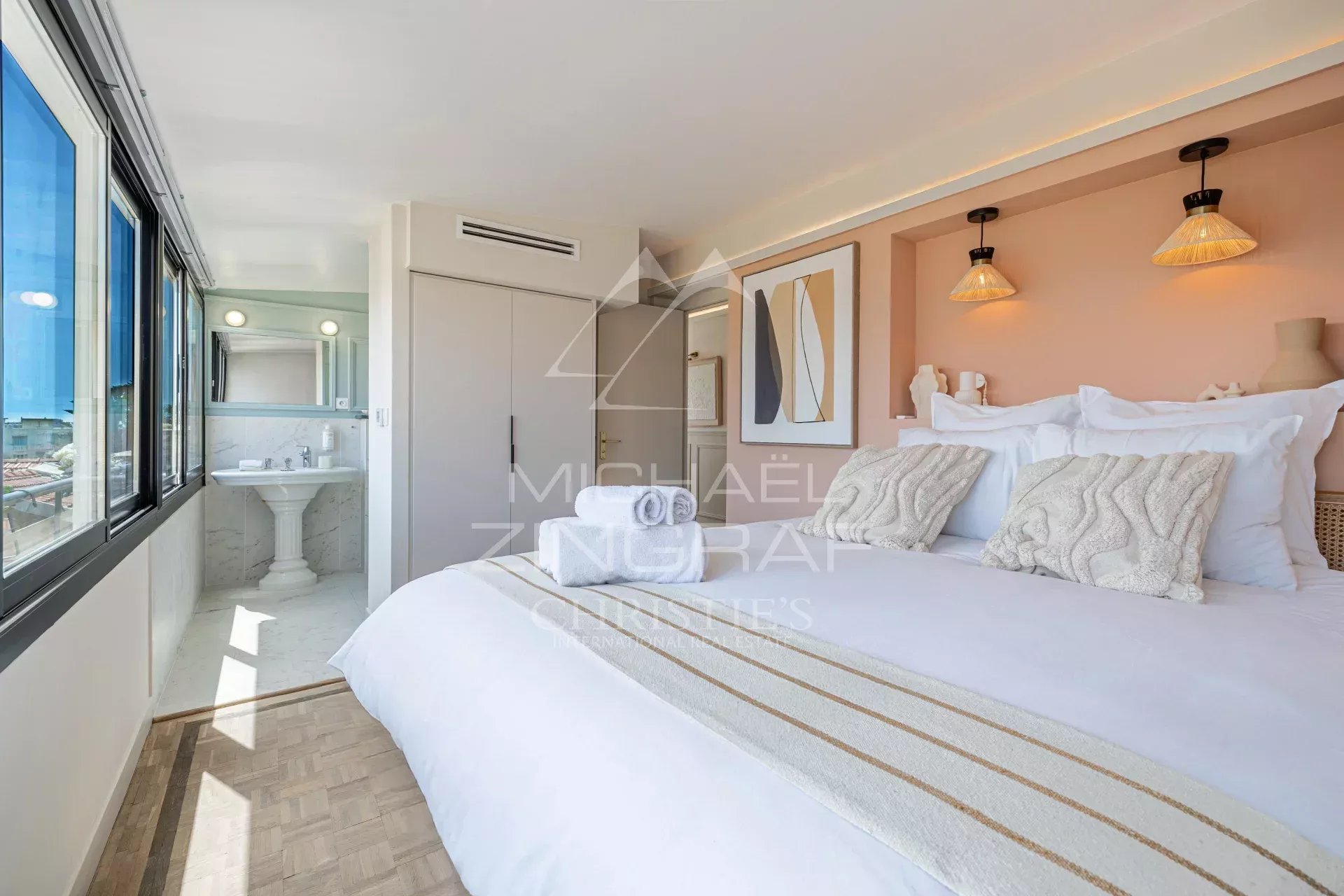 Exceptional Penthouse with Panoramic Terraces – Nice City Centre