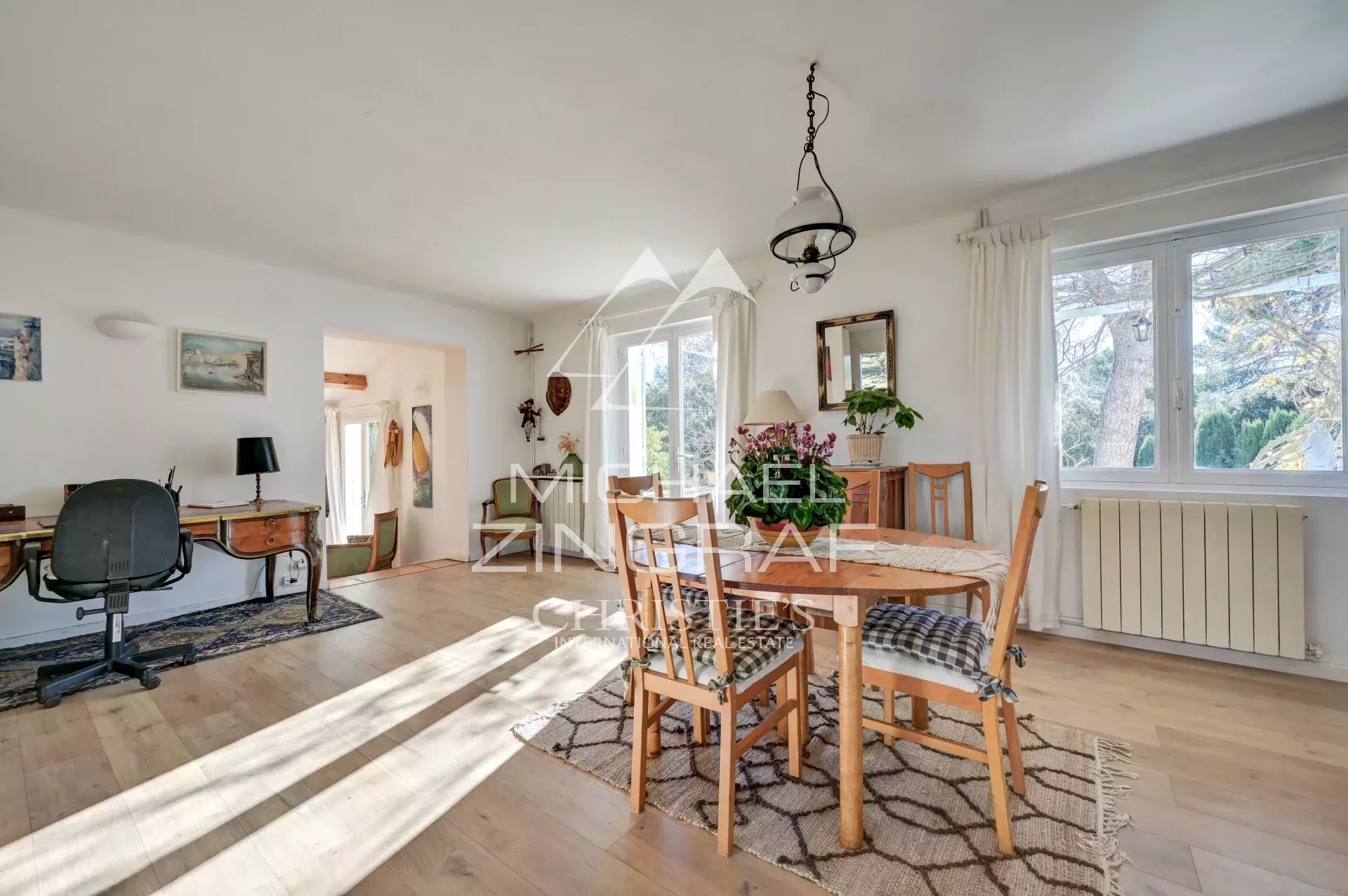 House in an exceptional setting 20 km from Aix-en-Provence