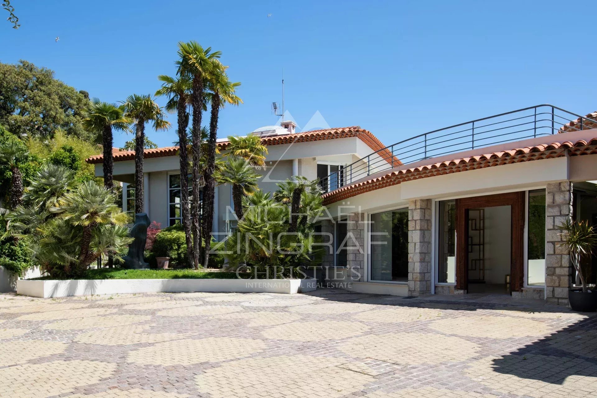Cannes – Croix-des-Gardes - Villa d’architecte avec vue mer panoramique