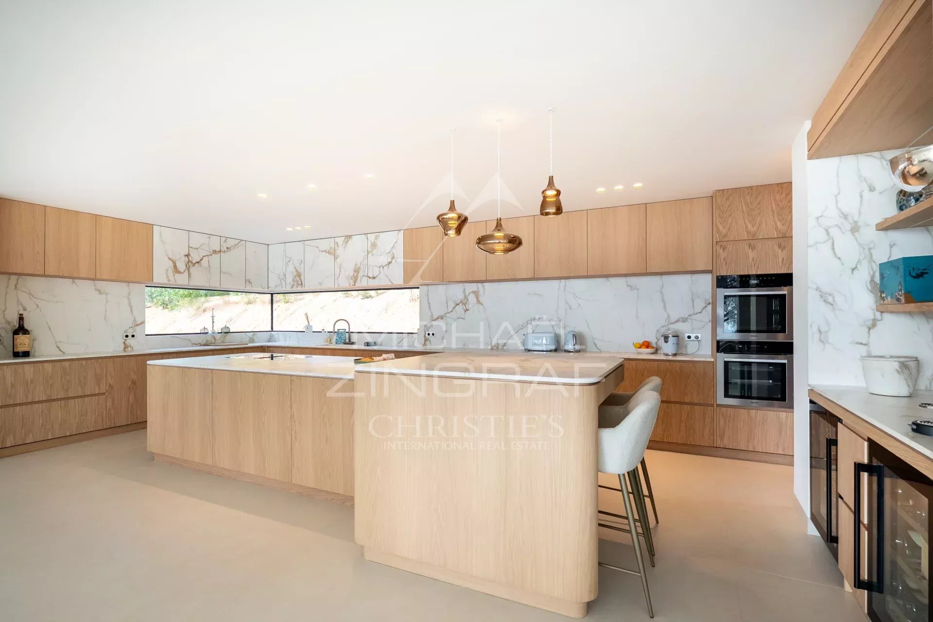 La Réserve - An Iconic Contemporary Residence with Panoramic Sea Views