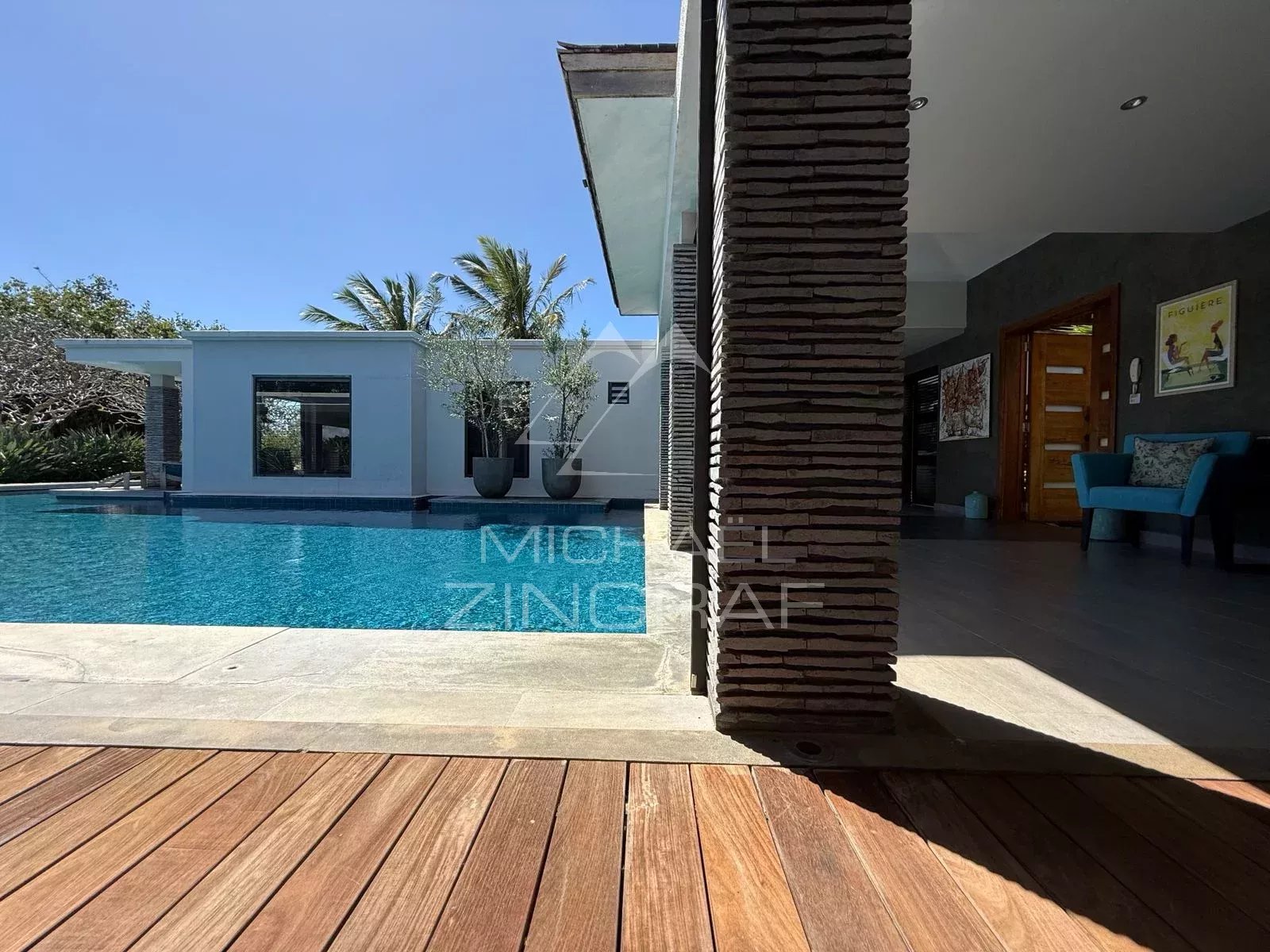 Villa d’Exception au Bord d’un Barachois à Calodyne