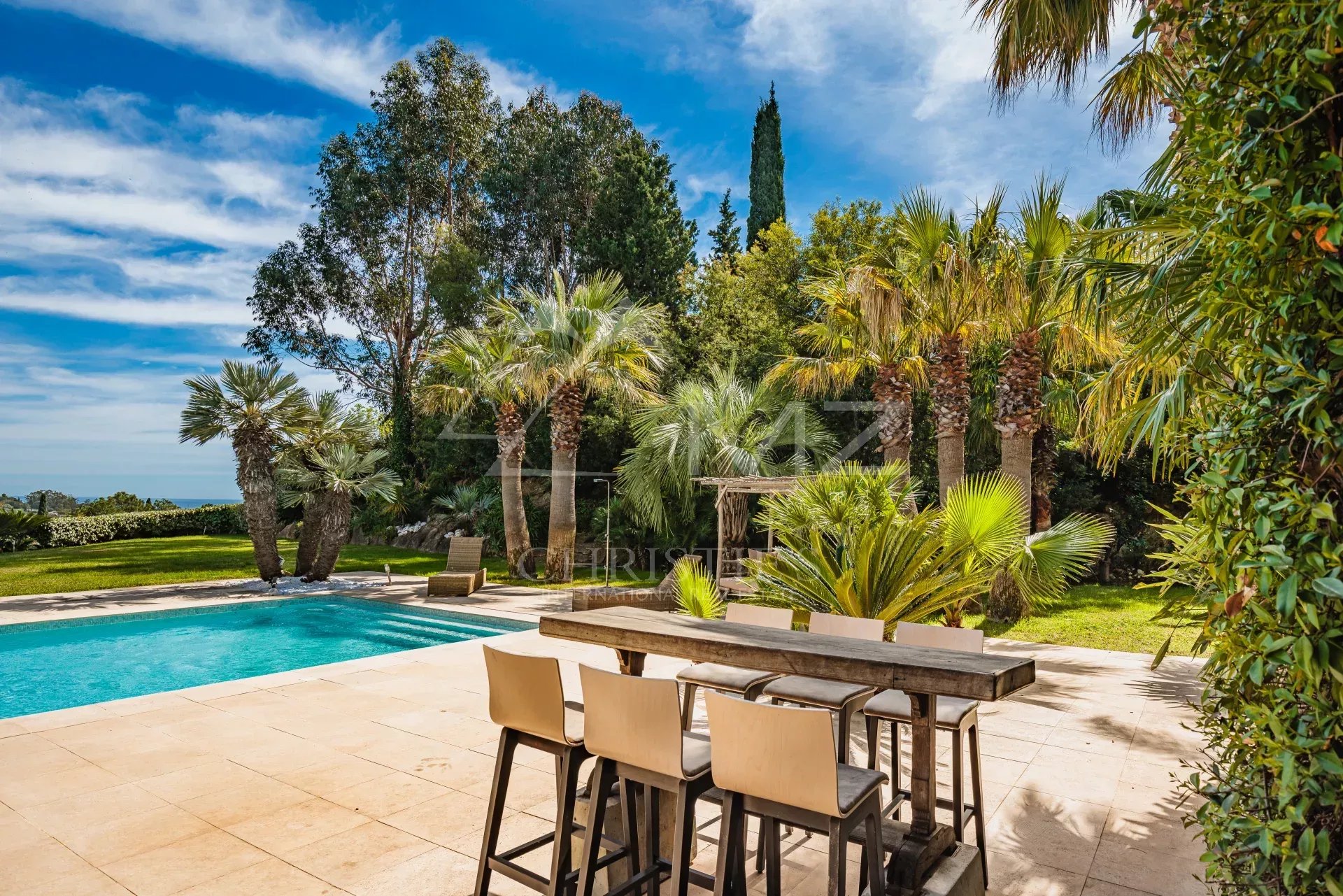 Propriété familiale de standing au cœur du Golfe de Saint-Tropez