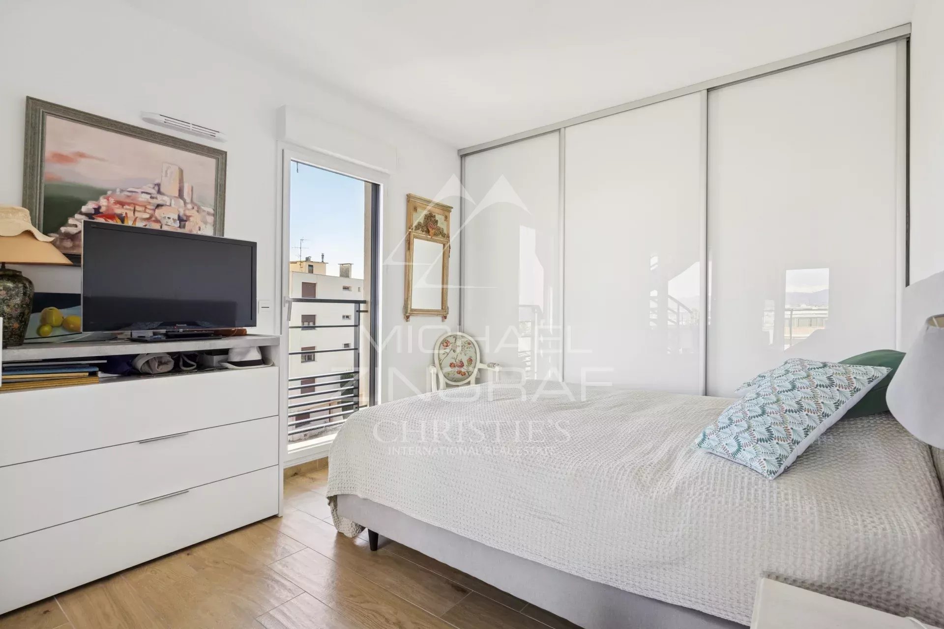 Außergewöhnliches Penthouse im Herzen von Antibes – 360° Panoramablick