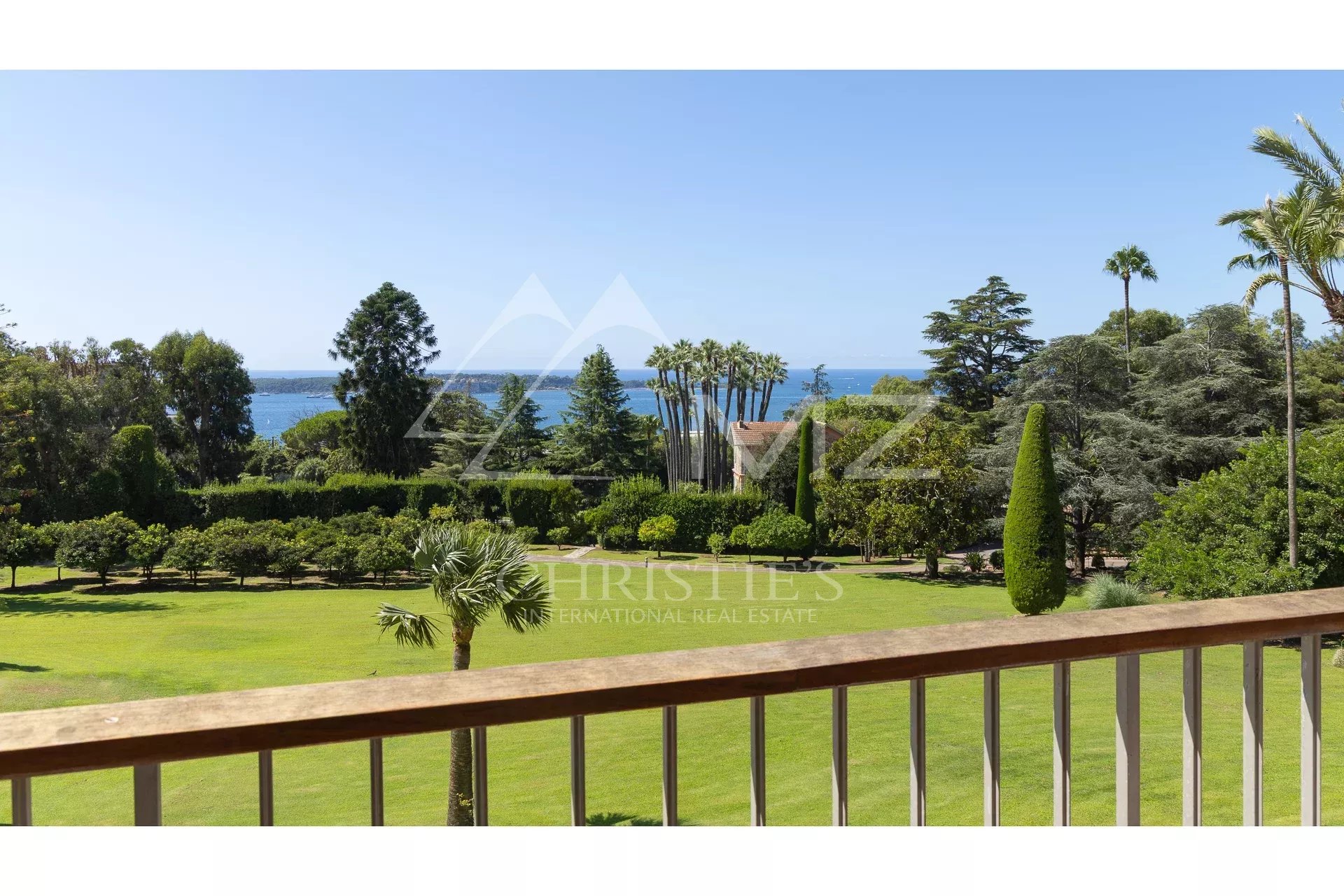 EXCLUSIVITE: 4 pièces Contemporain dans résidence de Prestige