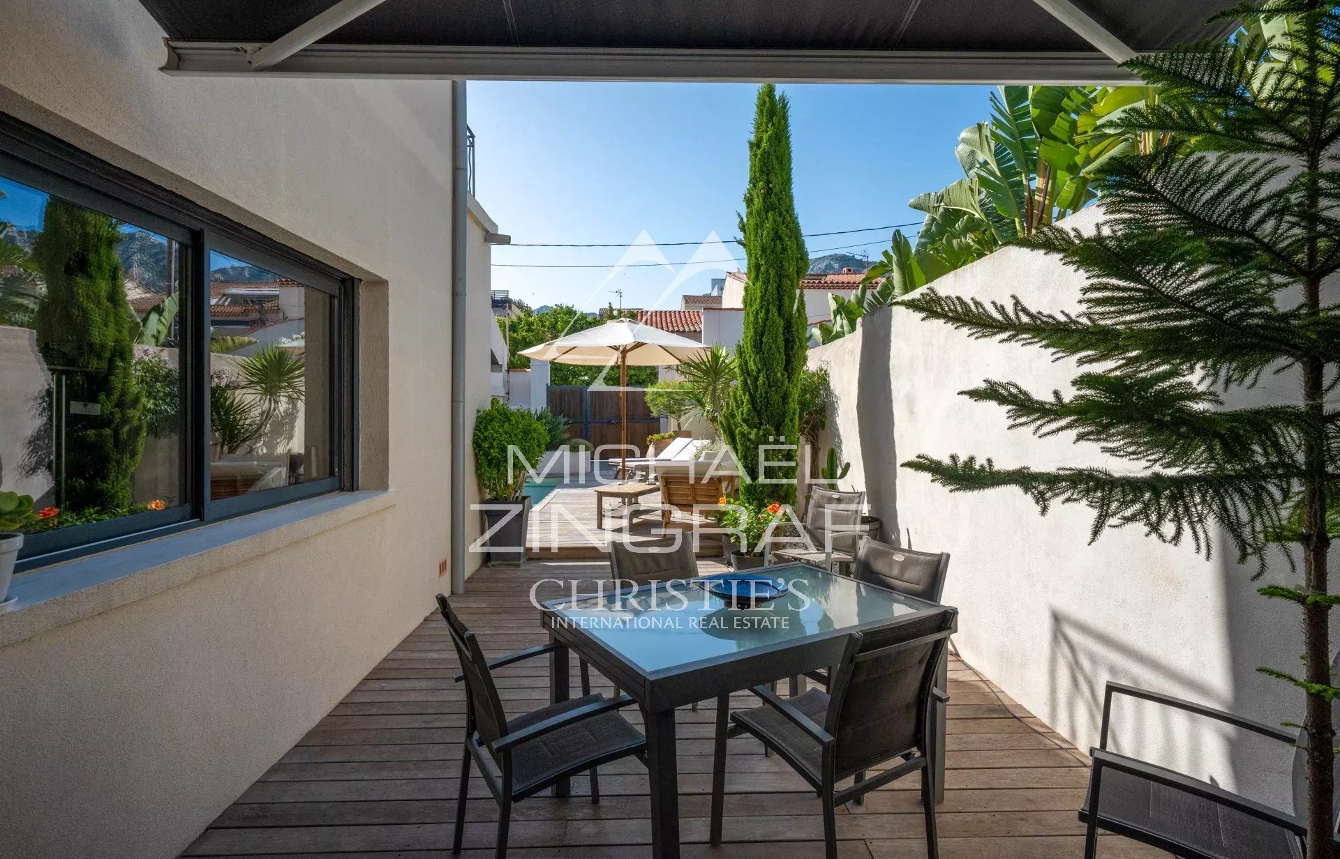 Waterfront house with pool, Montredon, Marseille 8th arrondissement