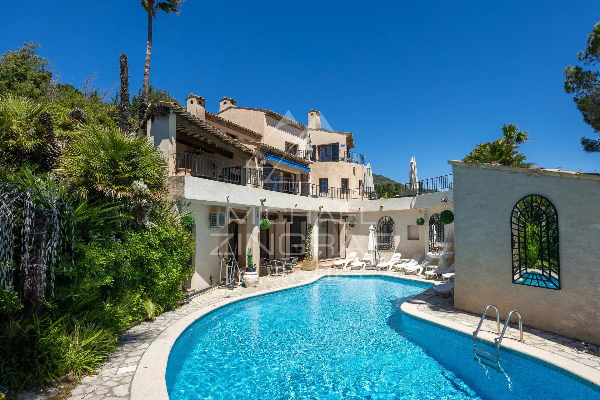 Proche Cannes – Mandelieu la Napoule – Propriété vue mer