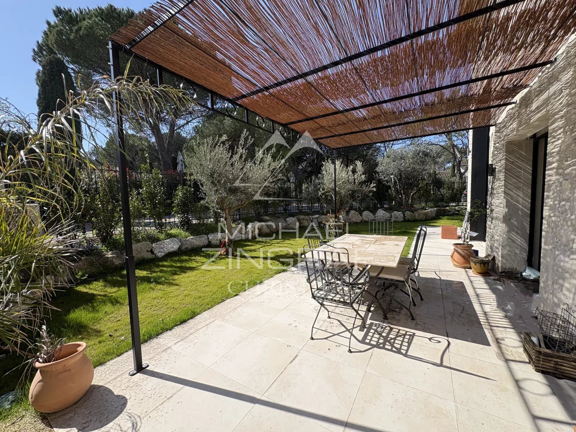 Exclusivité Centre Eygalieres Villa d'exception