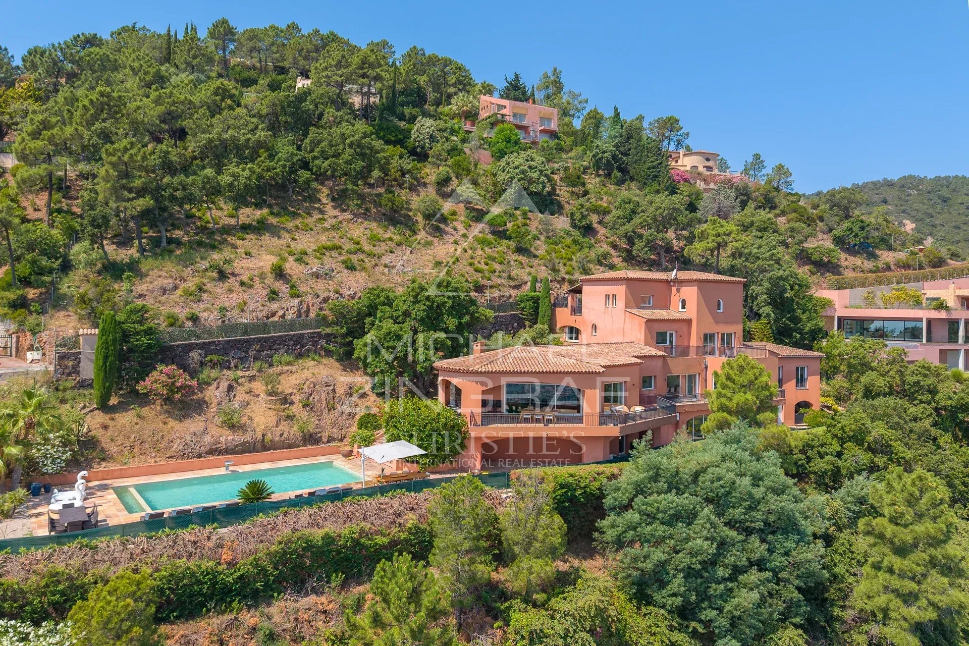 Close to Cannes - Family home