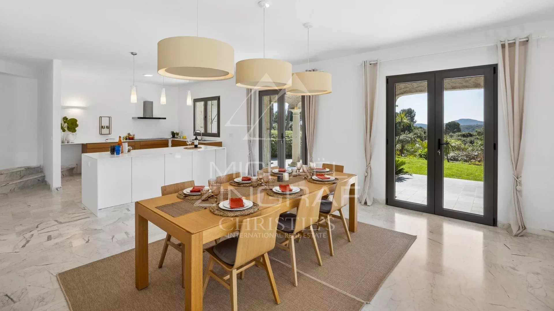 Renovierte Villa in Biot – Beliebte Lage, absolut ruhig, 5 Schlafzimmer, umfassende Ausstattung