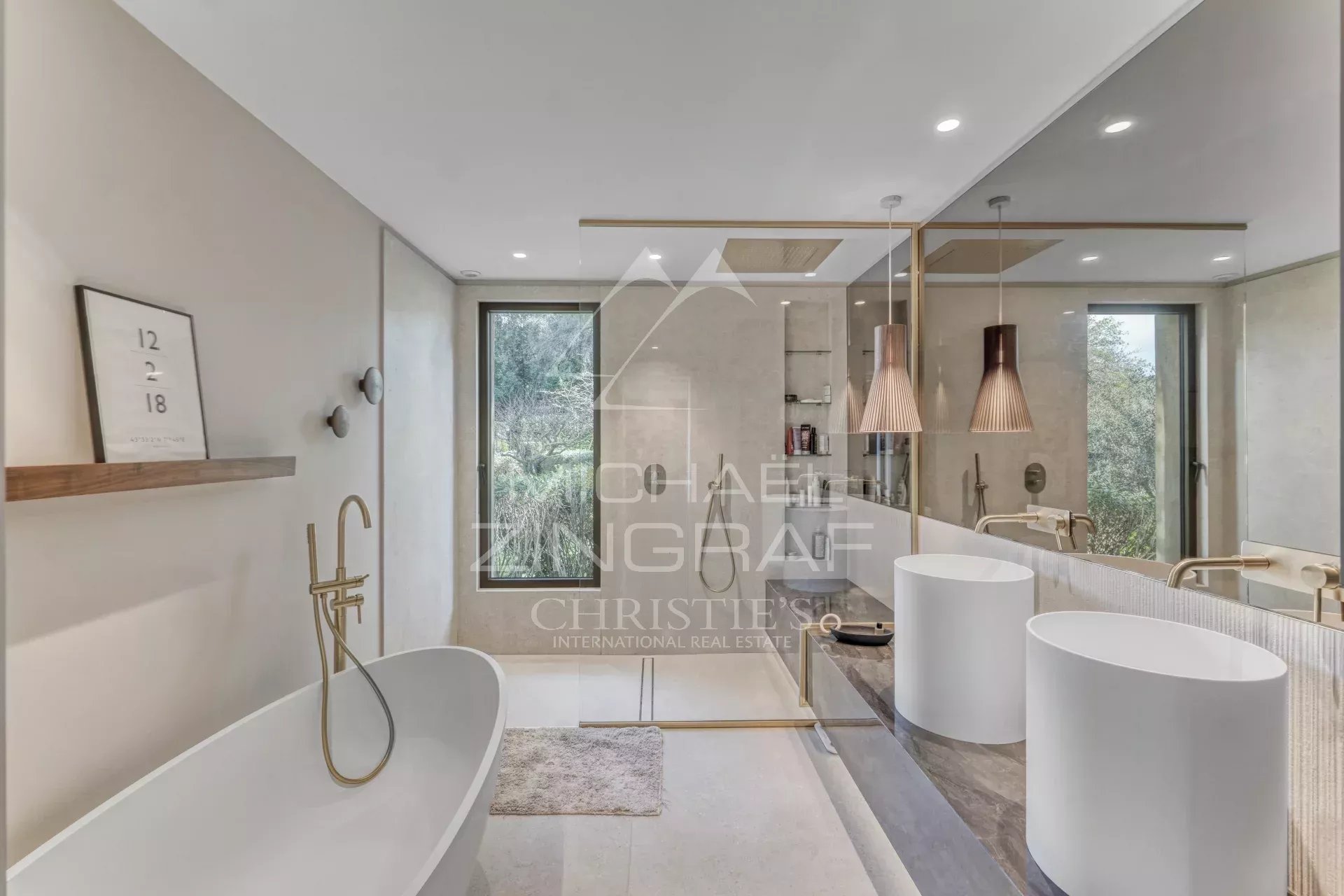 In der Nähe von Cannes – Hervorragende Villa mit Charme und moderner Ausstattung – 5/6 Schlafzimmer