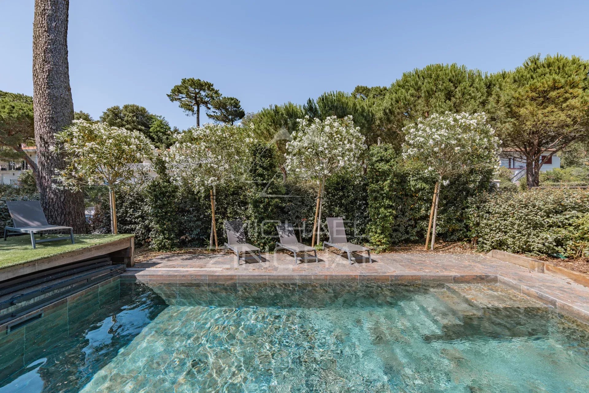 ARCACHON PLAGE À PIED - VILLA DE 11 PIÈCES AVEC PISCINE