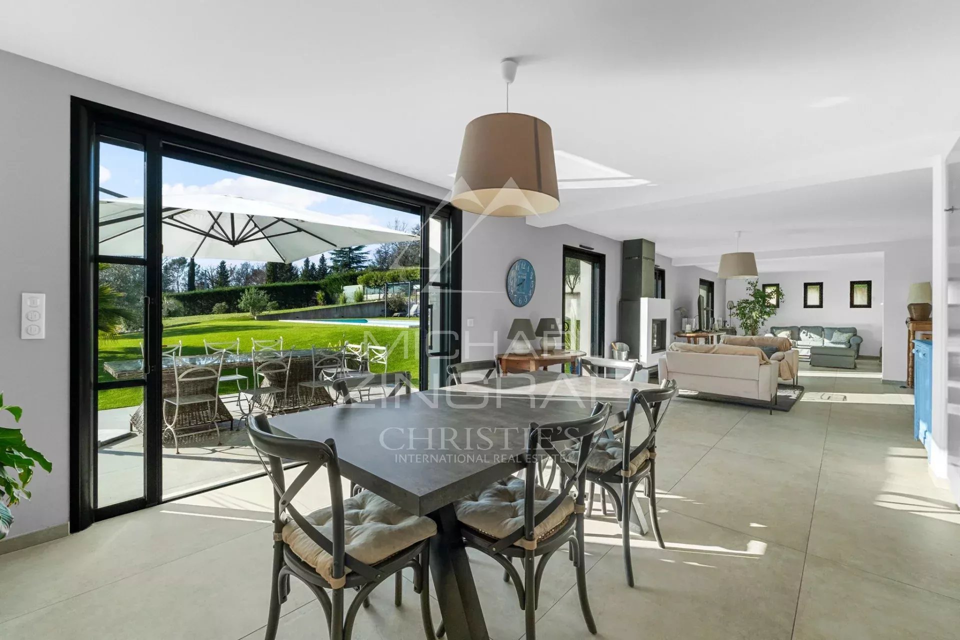 Wunderschöne moderne Bastide in absoluter Ruhe