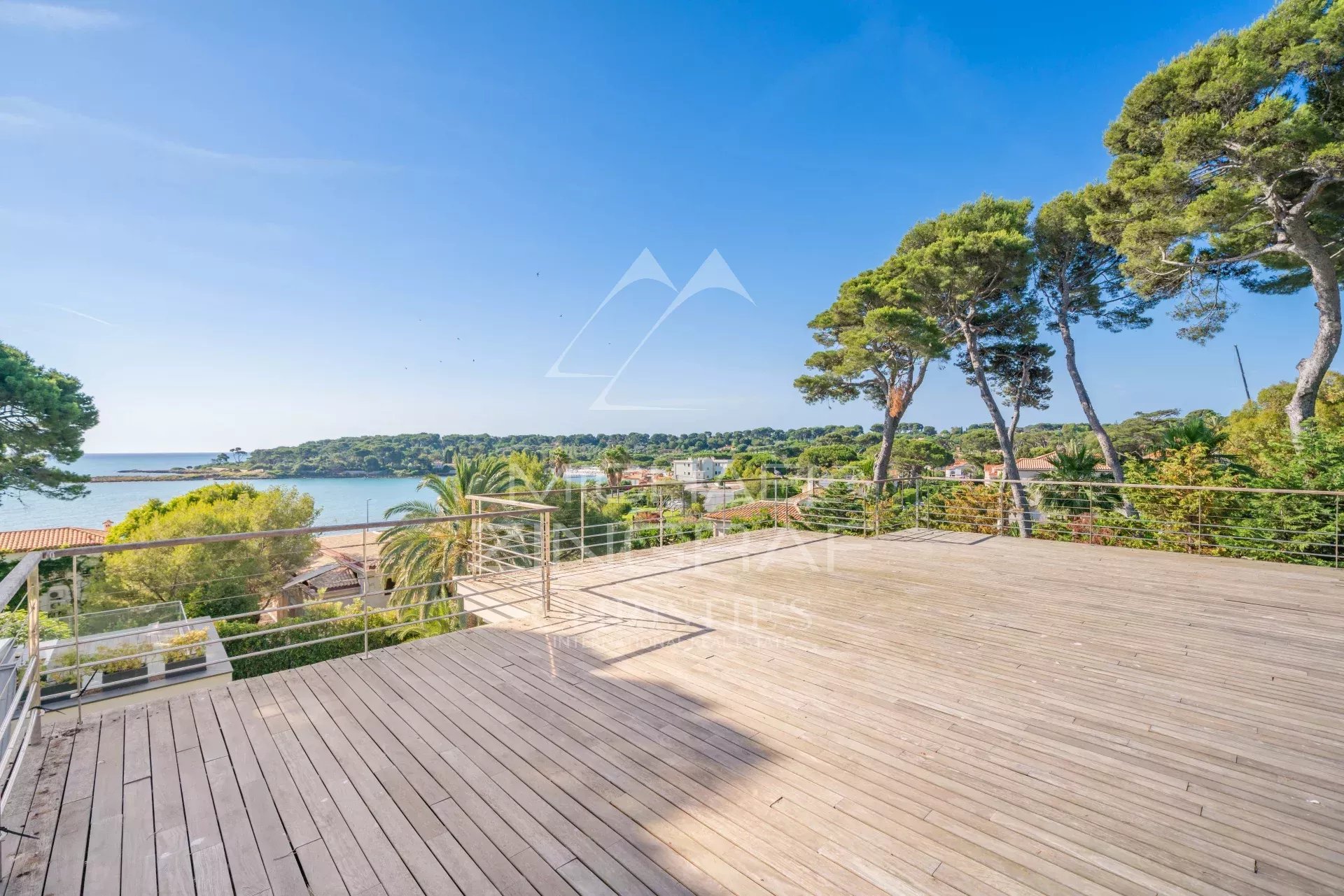 Modern renovierte Villa nahe der Strände von Garoupe