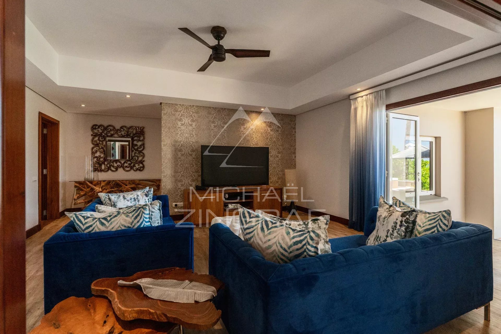 Villa d’exception avec vue panoramique sur l’océan à Valriche